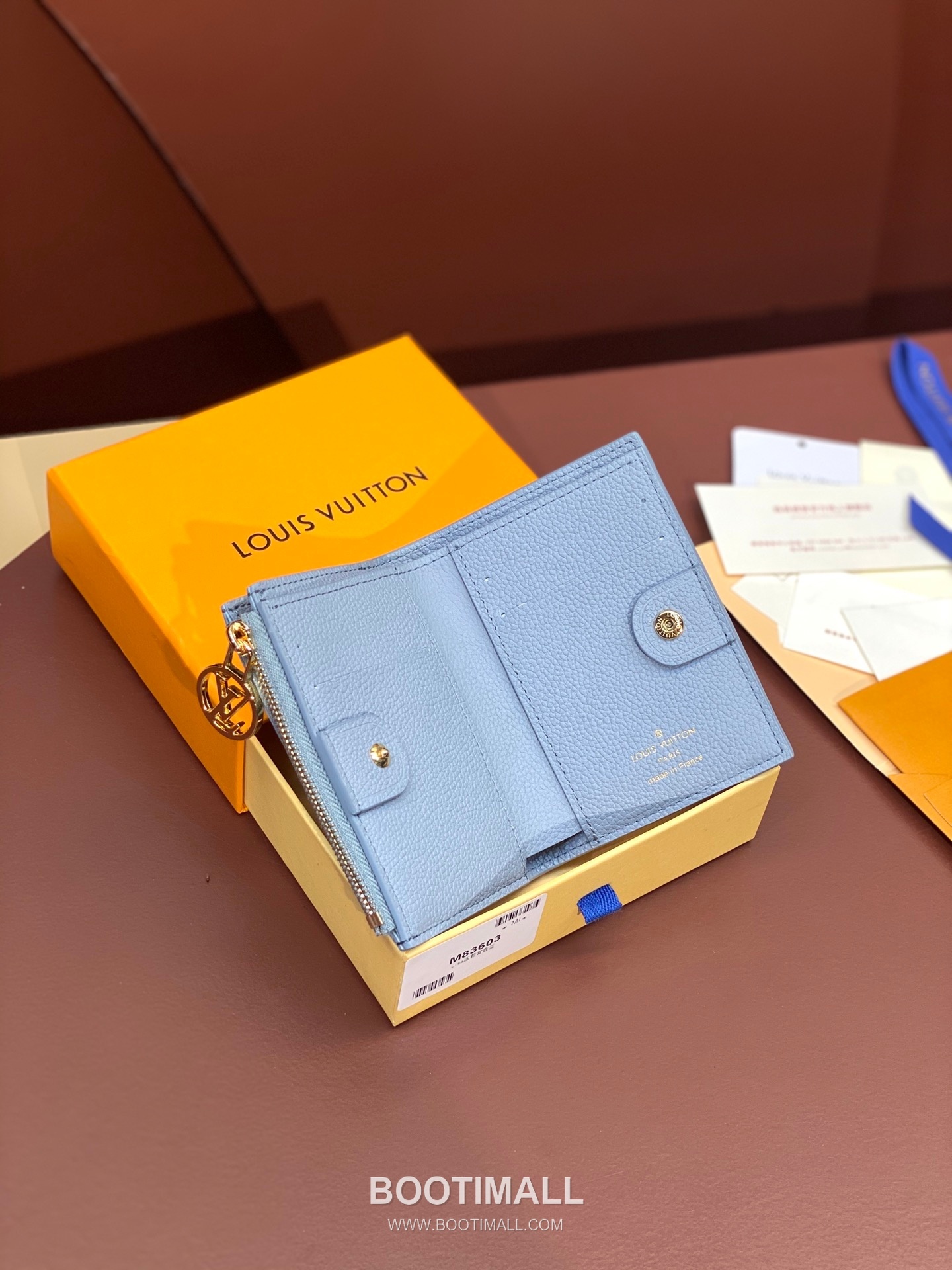 Louis Vuitton Portefeuille Lisa Monogram Canvas Calfskin Leather Wallet with Zip Coin Pocket Detail 루이비통 포르트푀이유 리사 모노그램 캔버스 카프스킨 지퍼 코인포켓 지갑 M83603 11.5cm 3