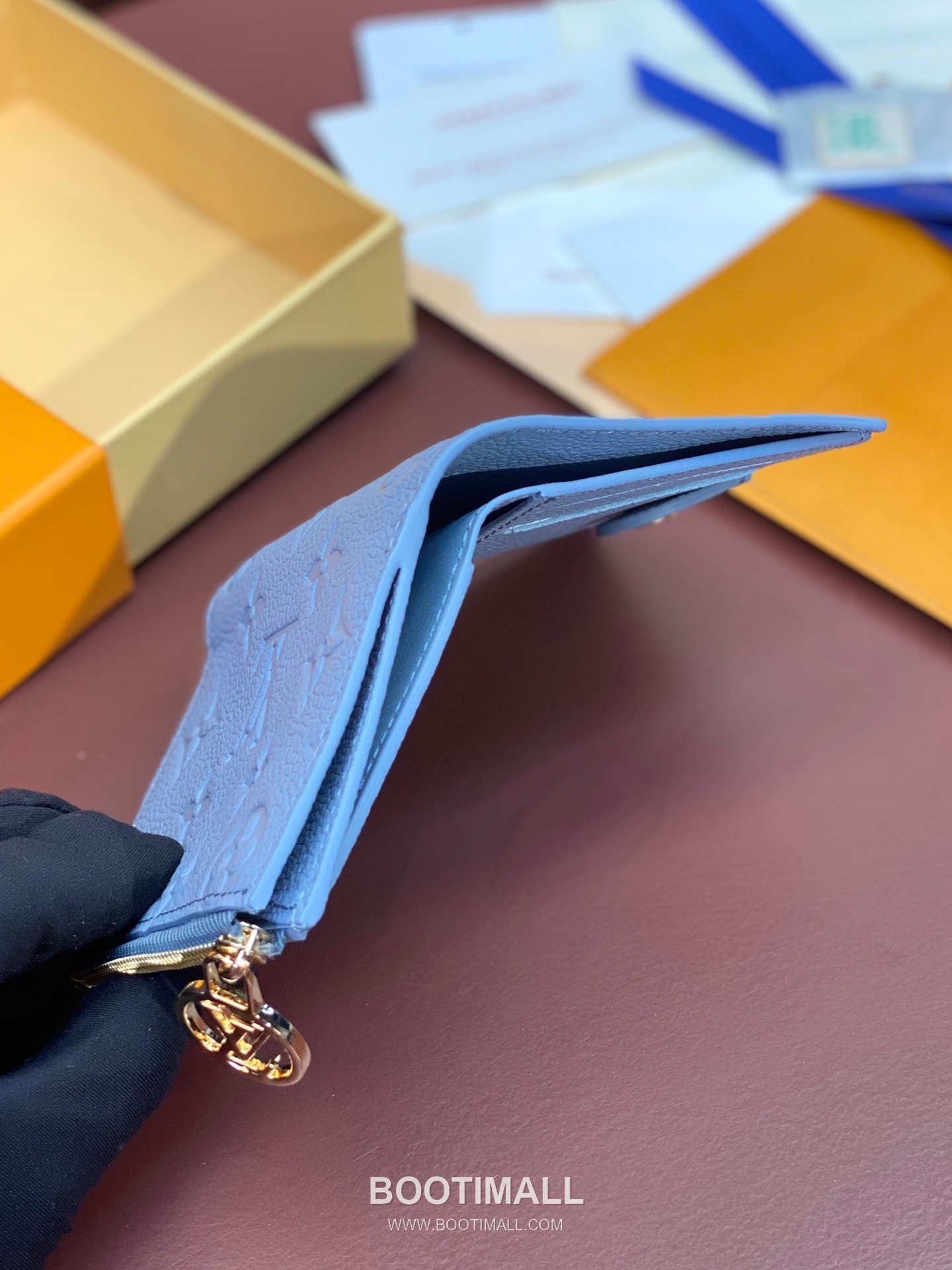 Louis Vuitton Portefeuille Lisa Monogram Canvas Calfskin Leather Wallet with Zip Coin Pocket Detail 루이비통 포르트푀이유 리사 모노그램 캔버스 카프스킨 지퍼 코인포켓 지갑 M83603 11.5cm 4