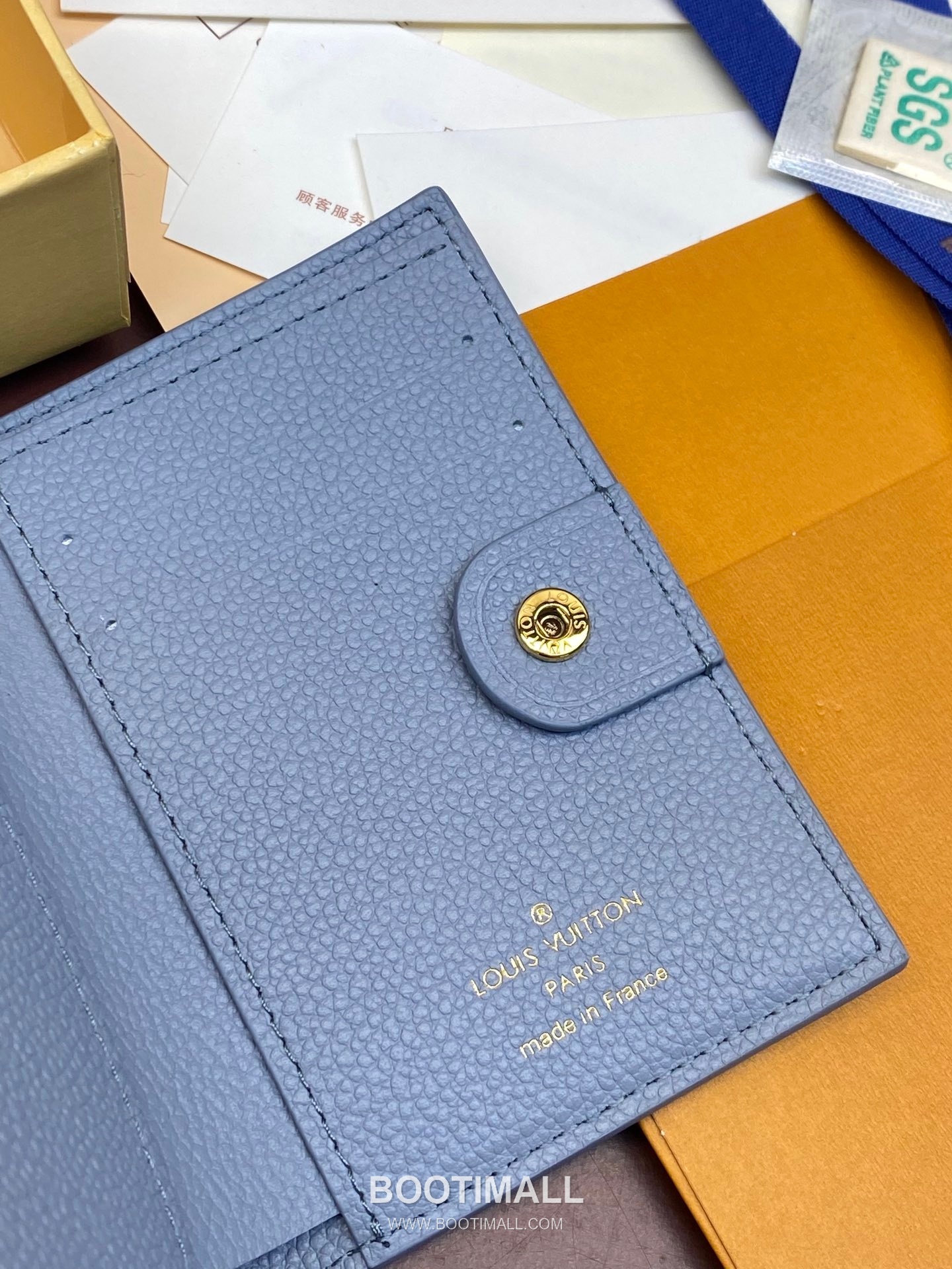 Louis Vuitton Portefeuille Lisa Monogram Canvas Calfskin Leather Wallet with Zip Coin Pocket Detail 루이비통 포르트푀이유 리사 모노그램 캔버스 카프스킨 지퍼 코인포켓 지갑 M83603 11.5cm 7