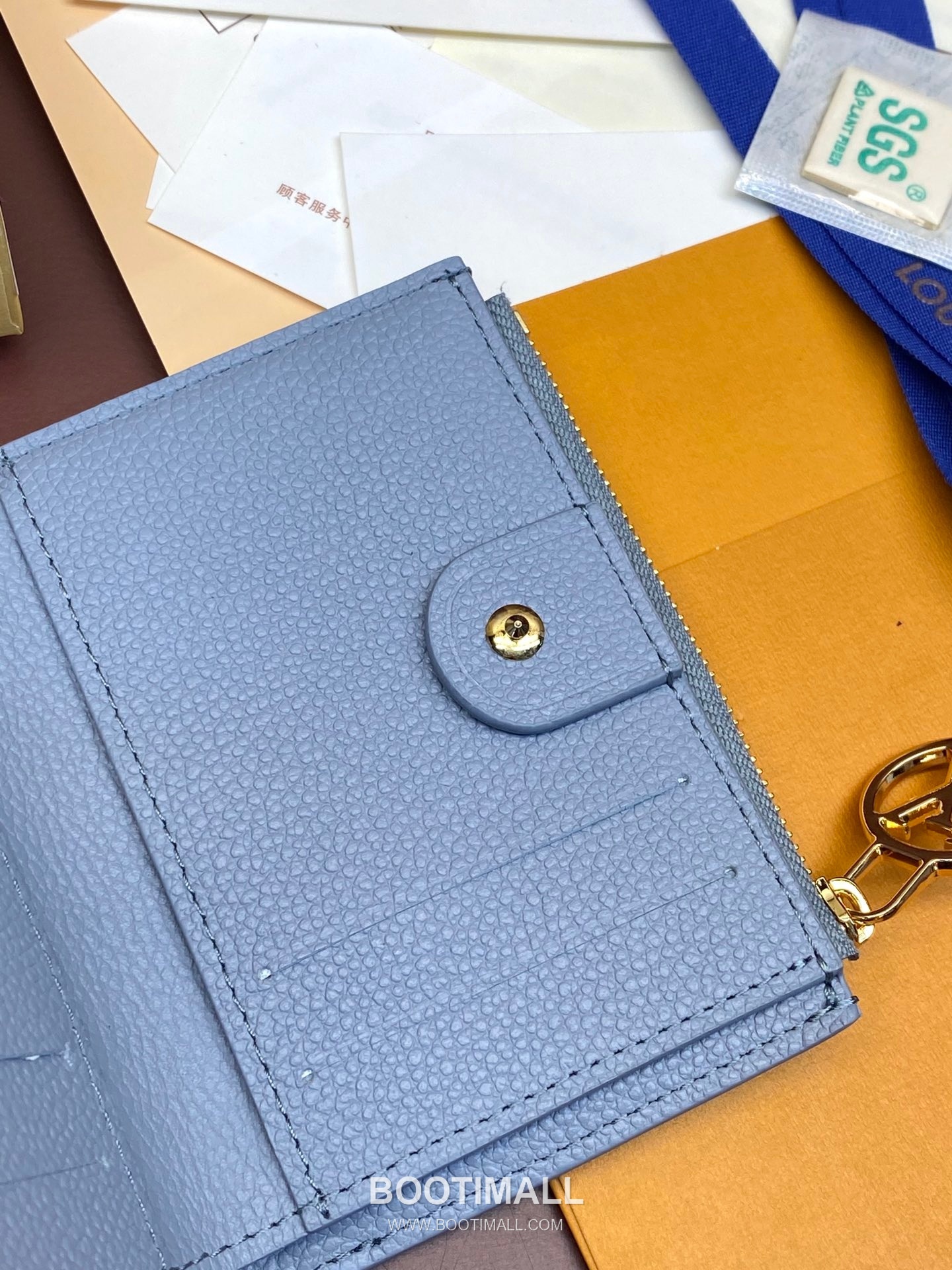 Louis Vuitton Portefeuille Lisa Monogram Canvas Calfskin Leather Wallet with Zip Coin Pocket Detail 루이비통 포르트푀이유 리사 모노그램 캔버스 카프스킨 지퍼 코인포켓 지갑 M83603 11.5cm 8