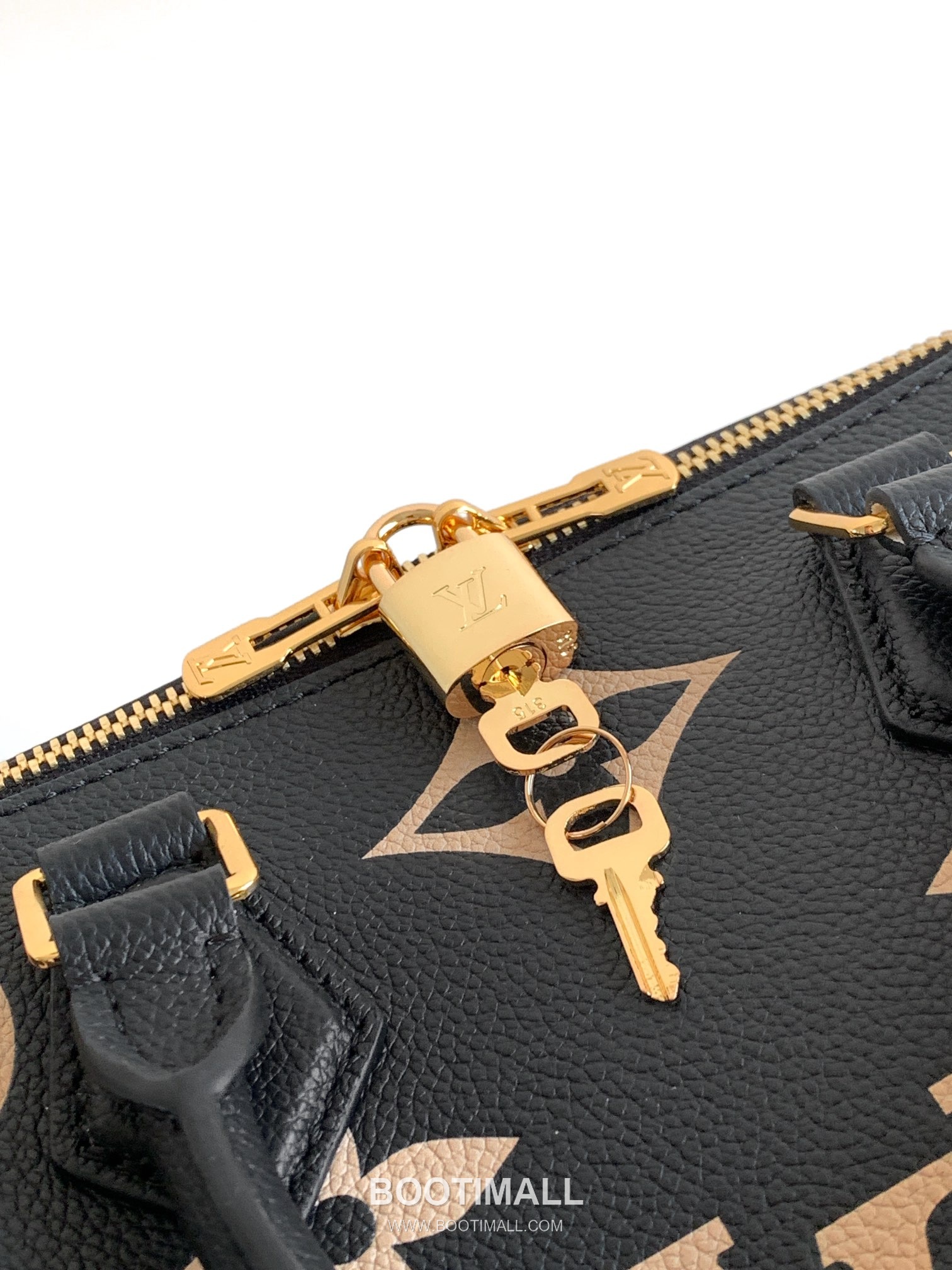 Louis Vuitton Speedy Bandouliere 25 Monogram Empreinte Leather Top Handle Shoulder Bag with Lock Detail 루이비통 스피디 반둘리에 25 모노그램 앙프렝뜨 레더 락장식 숄더 토트백 M58947 25cm 6