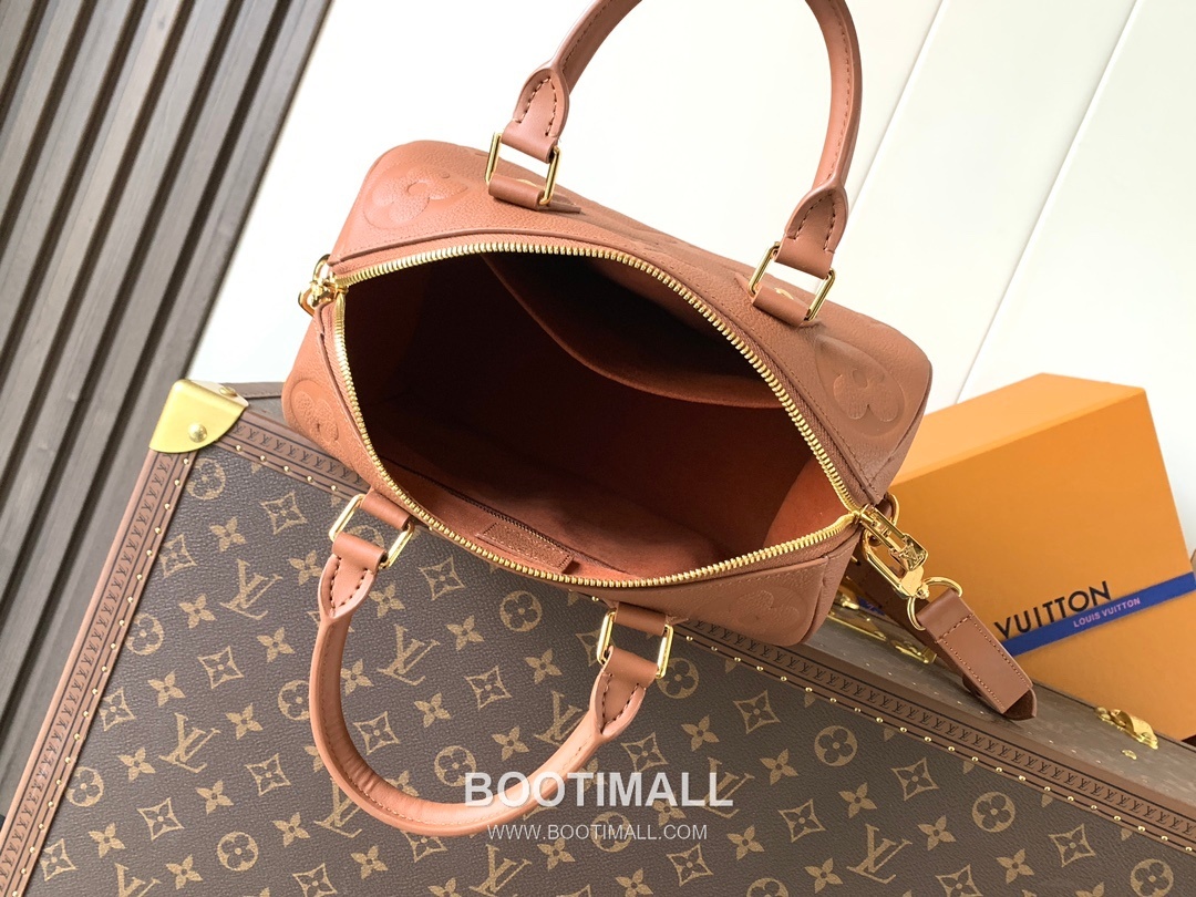 Louis Vuitton Speedy Bandouliere 25 Monogram Empreinte Leather Top Handle Shoulder Bag with Lock Detail 루이비통 스피디 반둘리에 25 모노그램 앙프렝뜨 레더 락장식 숄더 토트백 M58947 25cm 9