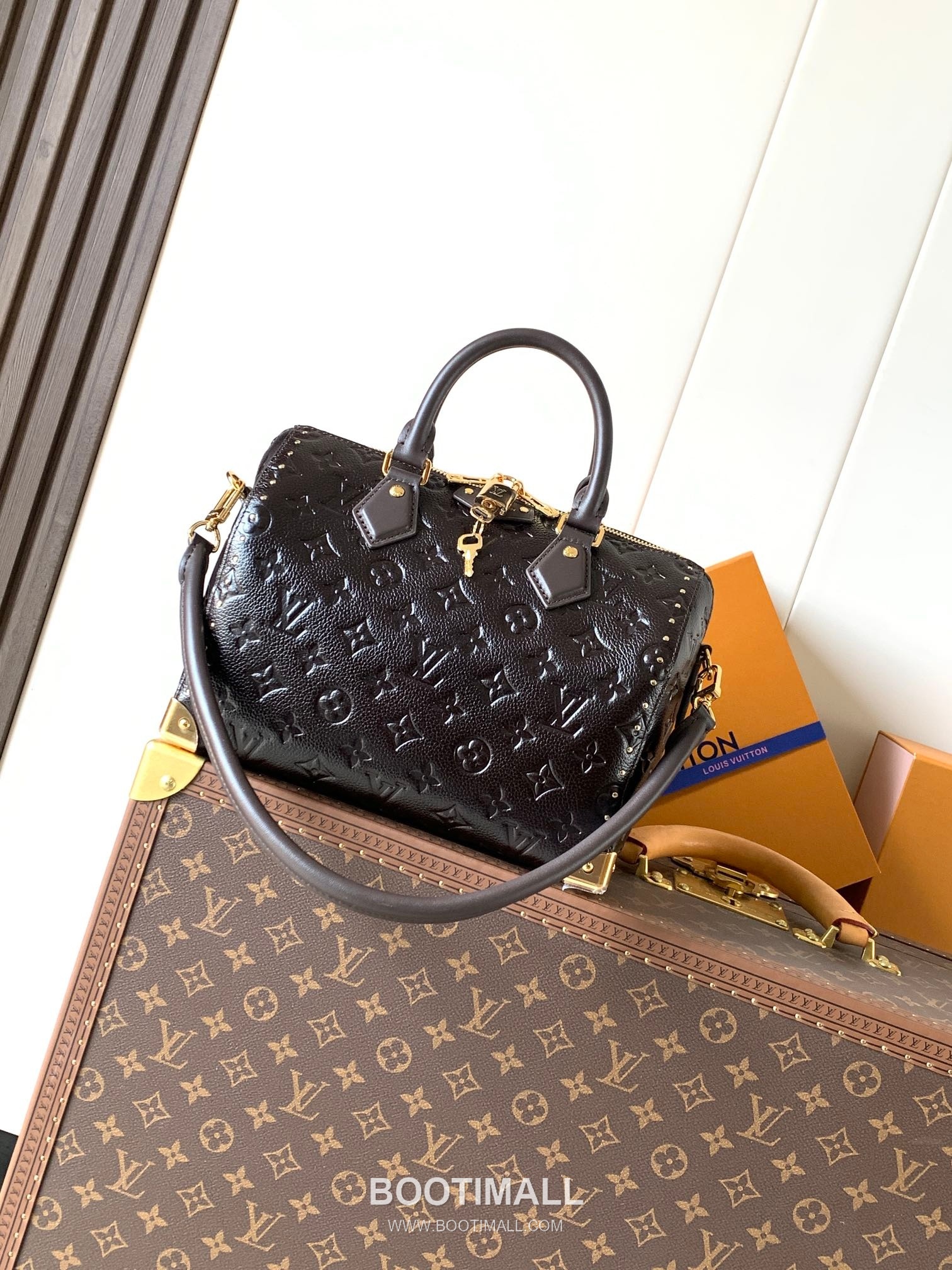 Louis Vuitton Speedy Trunk 25 Monogram Saga Calfskin Leather Top Handle Shoulder Bag with Dual Zip Detail 루이비통 스피디 트렁크 25 모노그램 사가 카프스킨 듀얼지퍼 숄더 토트백 M26392 27cm 2