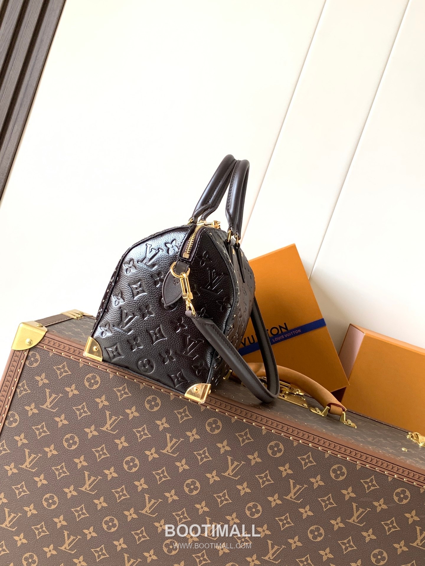Louis Vuitton Speedy Trunk 25 Monogram Saga Calfskin Leather Top Handle Shoulder Bag with Dual Zip Detail 루이비통 스피디 트렁크 25 모노그램 사가 카프스킨 듀얼지퍼 숄더 토트백 M26392 27cm 3