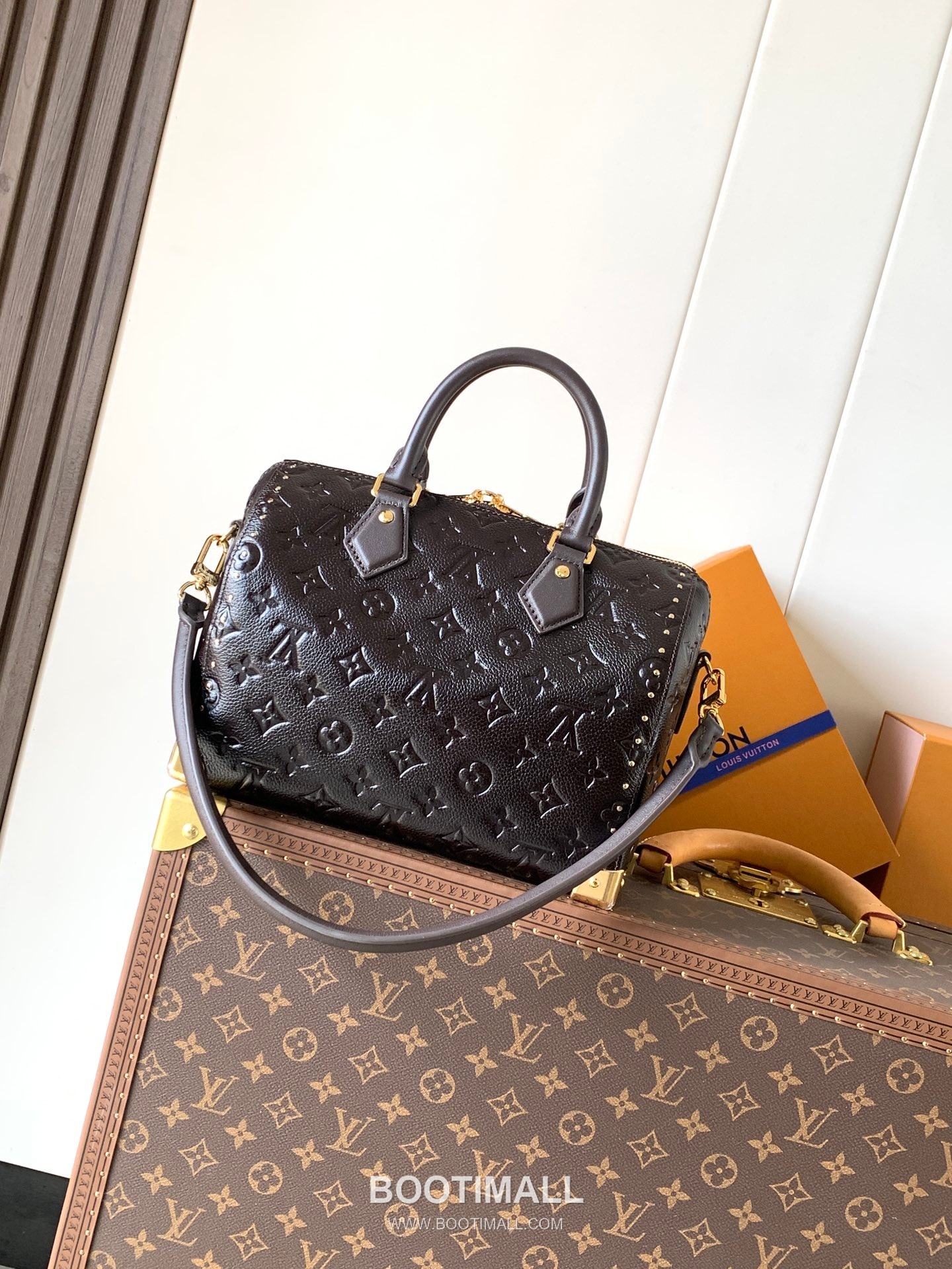 Louis Vuitton Speedy Trunk 25 Monogram Saga Calfskin Leather Top Handle Shoulder Bag with Dual Zip Detail 루이비통 스피디 트렁크 25 모노그램 사가 카프스킨 듀얼지퍼 숄더 토트백 M26392 27cm 4
