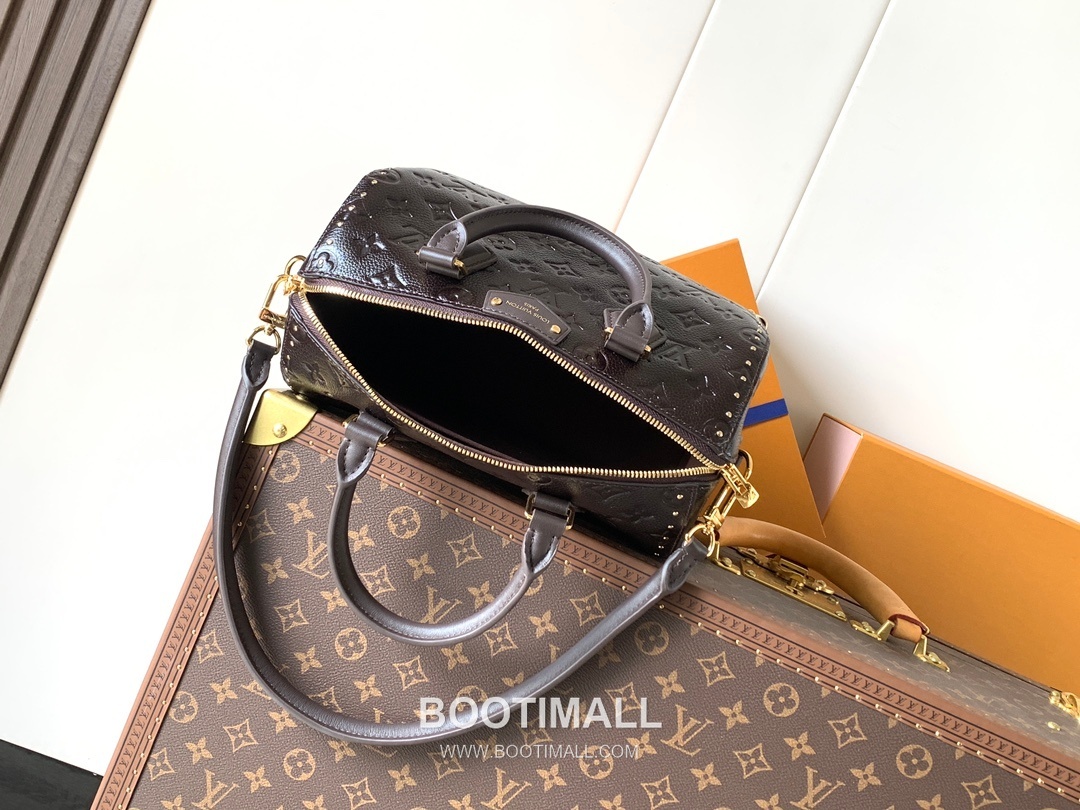 Louis Vuitton Speedy Trunk 25 Monogram Saga Calfskin Leather Top Handle Shoulder Bag with Dual Zip Detail 루이비통 스피디 트렁크 25 모노그램 사가 카프스킨 듀얼지퍼 숄더 토트백 M26392 27cm 9