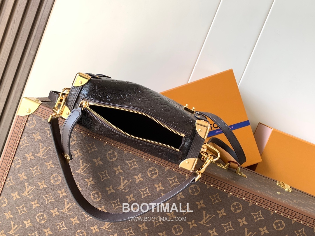 Louis Vuitton Side Trunk Medium Monogram Saga Calfskin Leather Crossbody Bag with S-Lock Detail 루이비통 사이드 트렁크 미디엄 모노그램 사가 카프스킨 S락 크로스백 M26304 23.5cm 9
