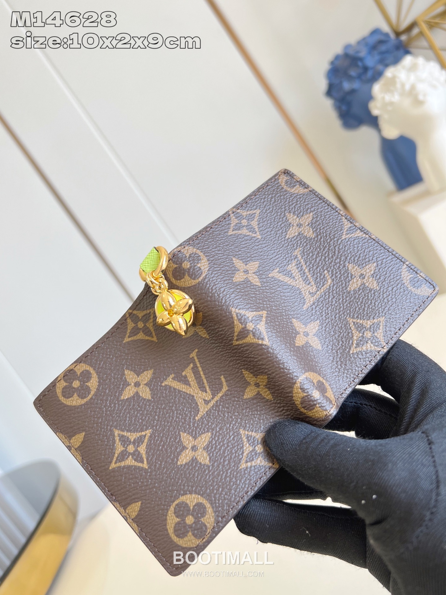 Louis Vuitton LV Charms Monogram Canvas Leather Wallet with Zip Coin Pocket Detail 루이비통 LV 참스 모노그램 캔버스 레더 지퍼 코인포켓 지갑 M14628 9cm 4