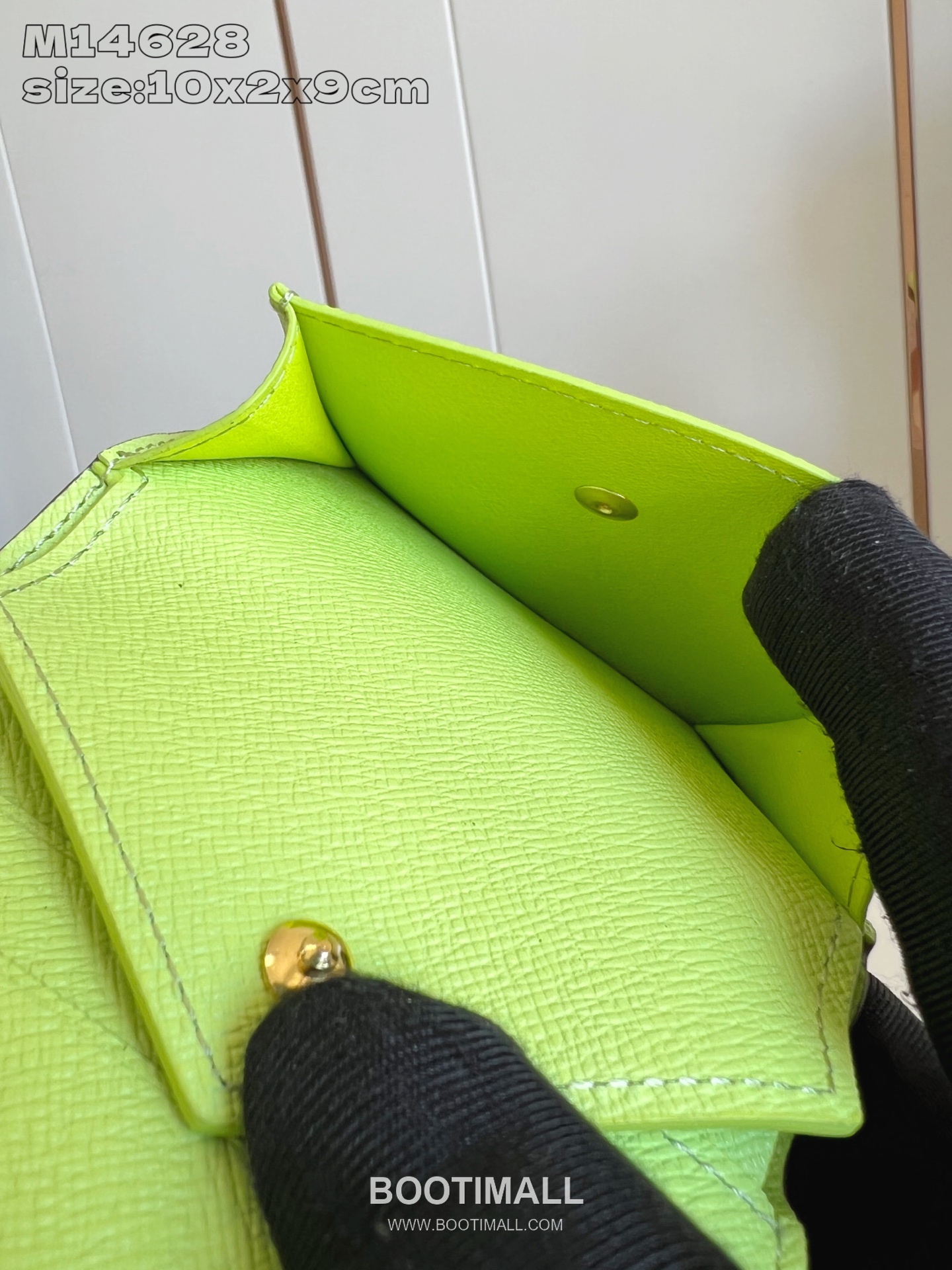 Louis Vuitton LV Charms Monogram Canvas Leather Wallet with Zip Coin Pocket Detail 루이비통 LV 참스 모노그램 캔버스 레더 지퍼 코인포켓 지갑 M14628 9cm 8