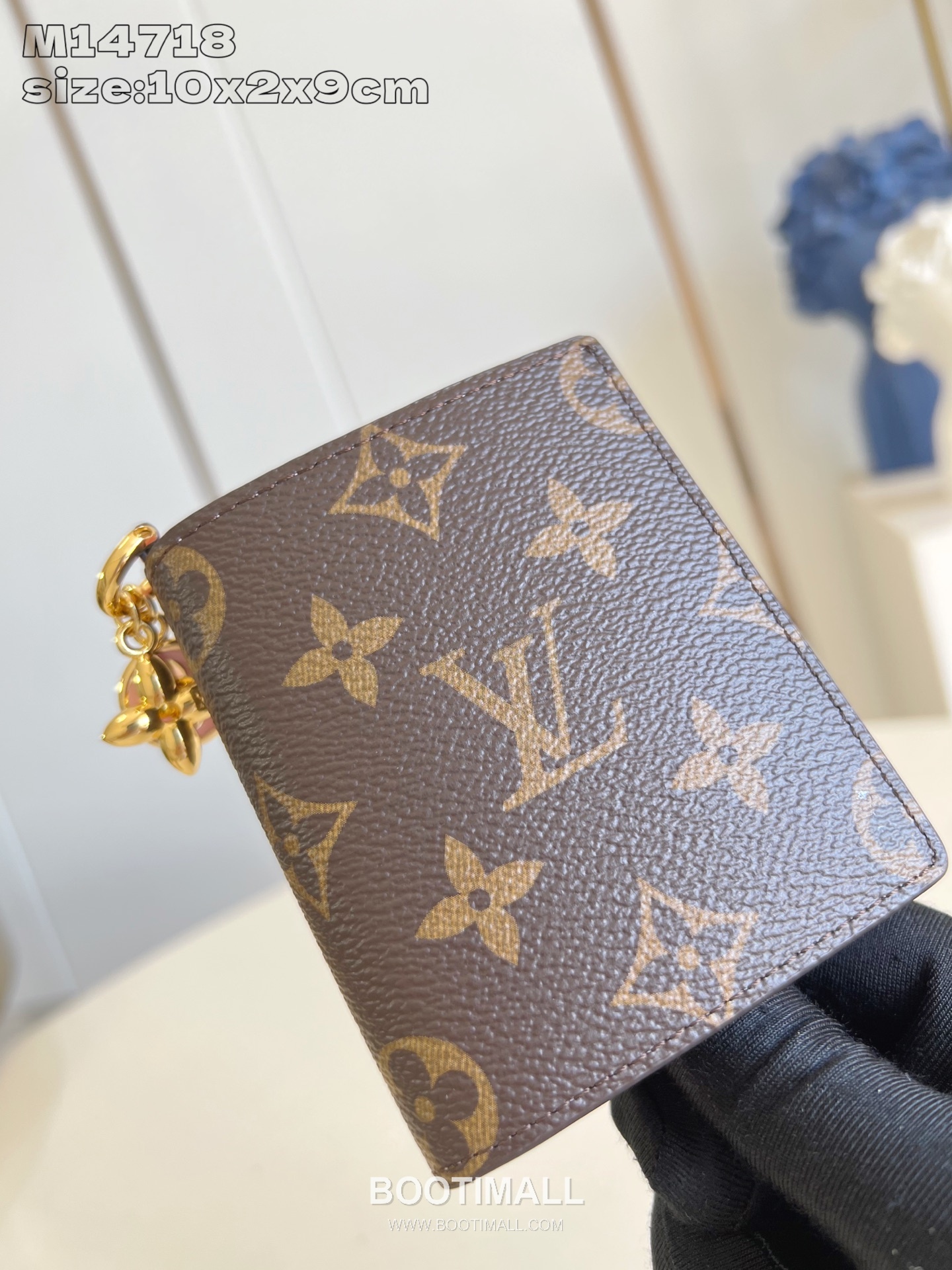 Louis Vuitton LV Charms Monogram Canvas Leather Wallet with Zip Coin Pocket Detail 루이비통 LV 참스 모노그램 캔버스 레더 지퍼 코인포켓 지갑 M14718 9cm 3