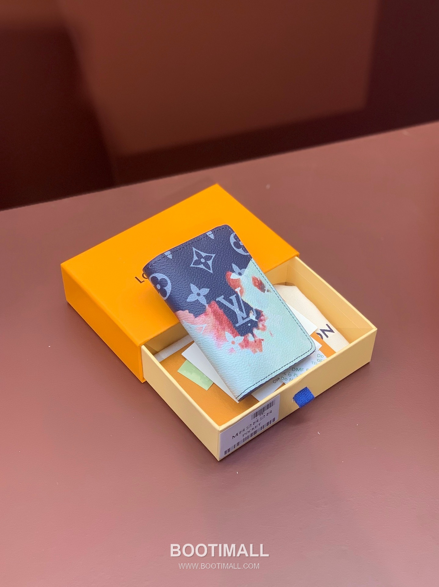 Louis Vuitton Pocket Wallet Monogram Coated Canvas Card Holder Wallet with Logo Detail 루이비통 포켓 월렛 모노그램 코팅 캔버스 로고 카드지갑 M82827 11.1cm 1