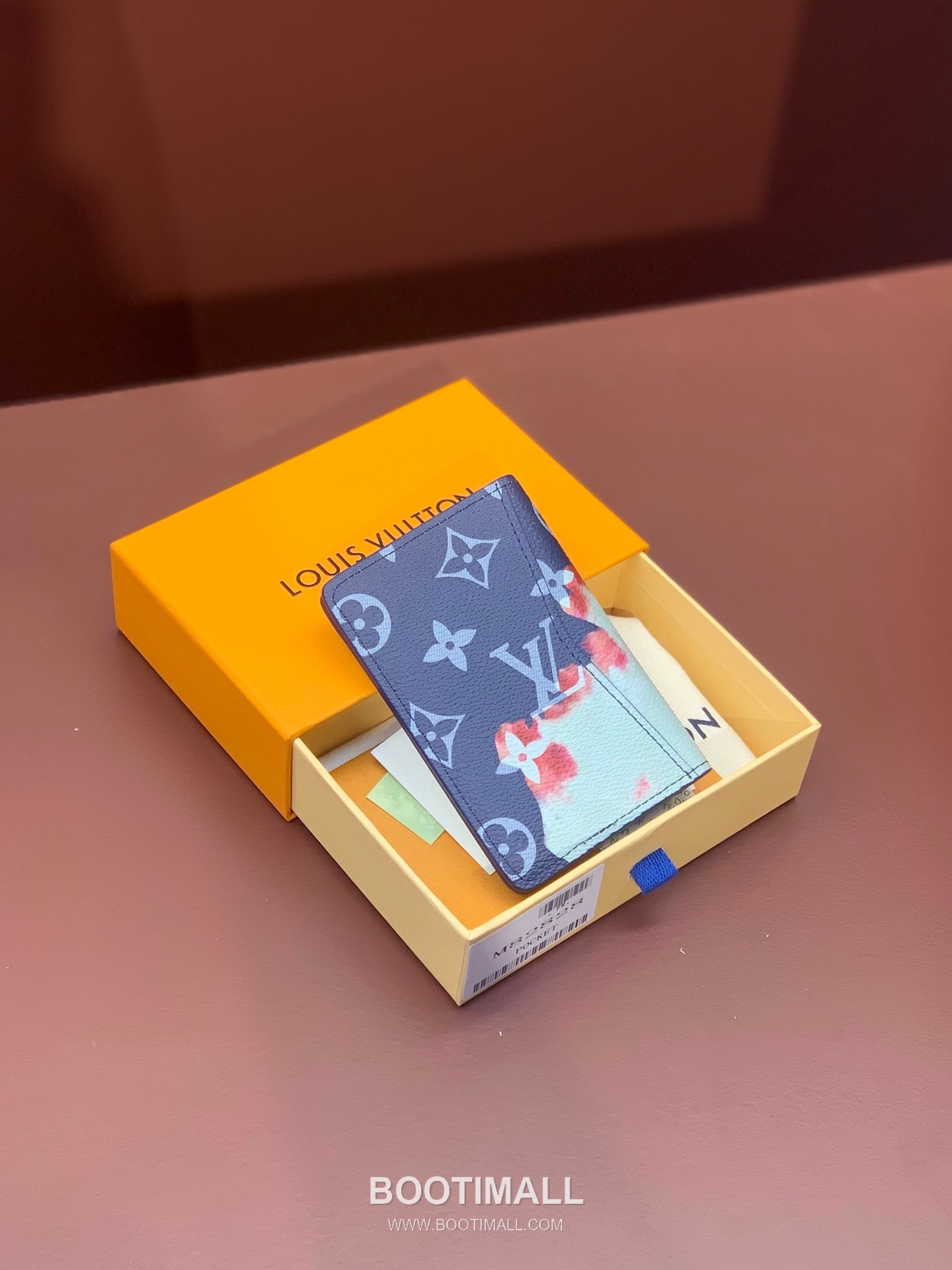 Louis Vuitton Pocket Wallet Monogram Coated Canvas Card Holder Wallet with Logo Detail 루이비통 포켓 월렛 모노그램 코팅 캔버스 로고 카드지갑 M82827 11.1cm 2