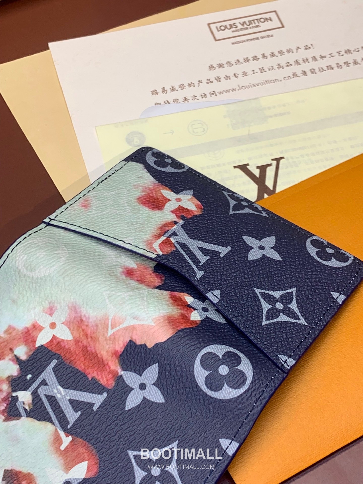 Louis Vuitton Pocket Wallet Monogram Coated Canvas Card Holder Wallet with Logo Detail 루이비통 포켓 월렛 모노그램 코팅 캔버스 로고 카드지갑 M82827 11.1cm 7