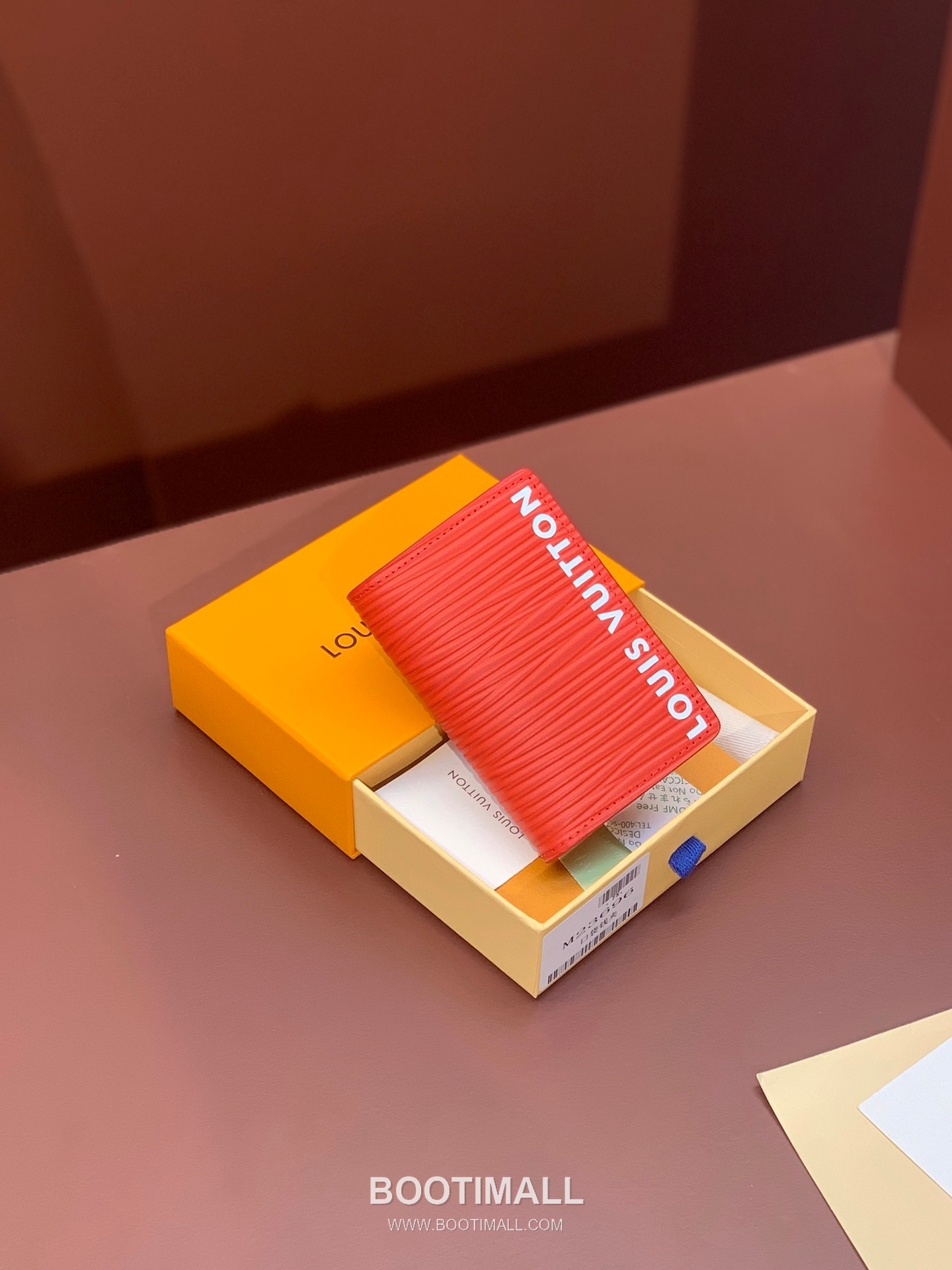 Louis Vuitton Pocket Wallet Epi XL Calfskin Leather Card Holder Wallet with Logo Detail 루이비통 포켓 월렛 에피 XL 카프스킨 레더 로고 카드지갑 M23696 11.1cm 1