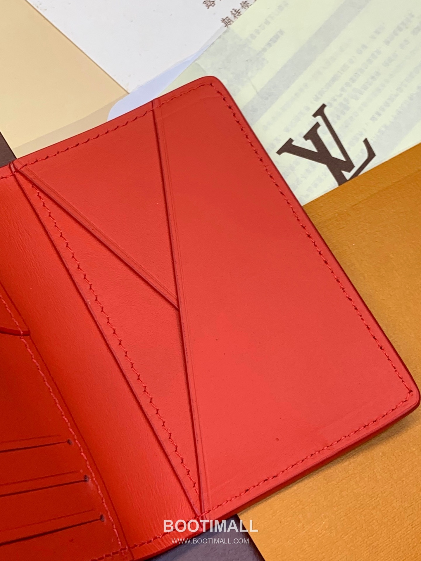Louis Vuitton Pocket Wallet Epi XL Calfskin Leather Card Holder Wallet with Logo Detail 루이비통 포켓 월렛 에피 XL 카프스킨 레더 로고 카드지갑 M23696 11.1cm 5