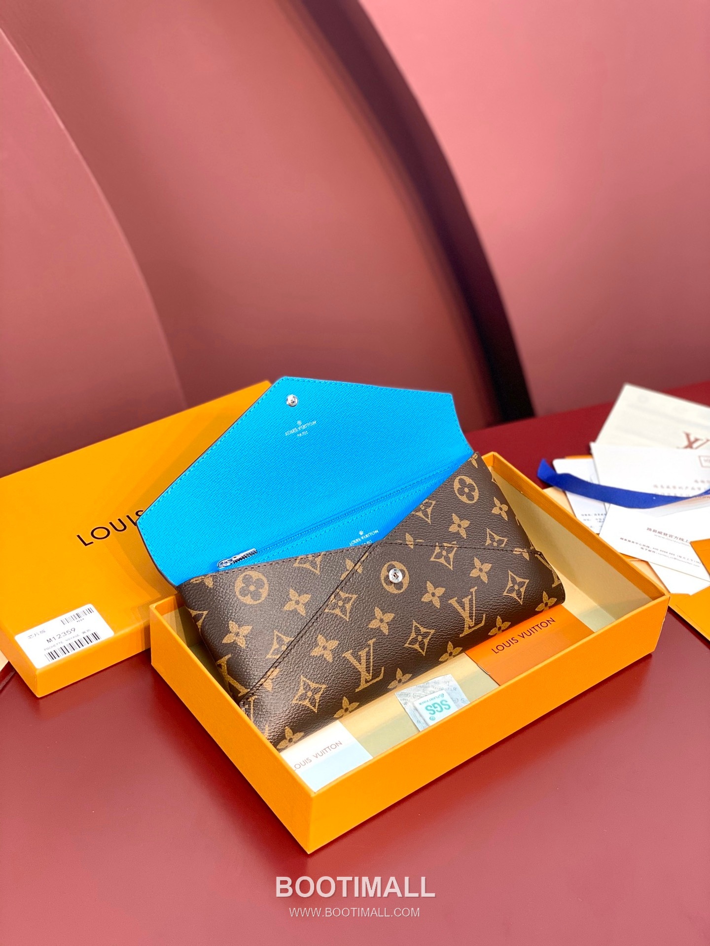 Louis Vuitton Kirigami Pouch Monogram Coated Canvas Leather Clutch Wallet with Zip Compartment Detail 루이비통 키리가미 파우치 모노그램 코팅 캔버스 레더 지퍼 컴파트먼트 클러치 지갑 M12359 23cm 2