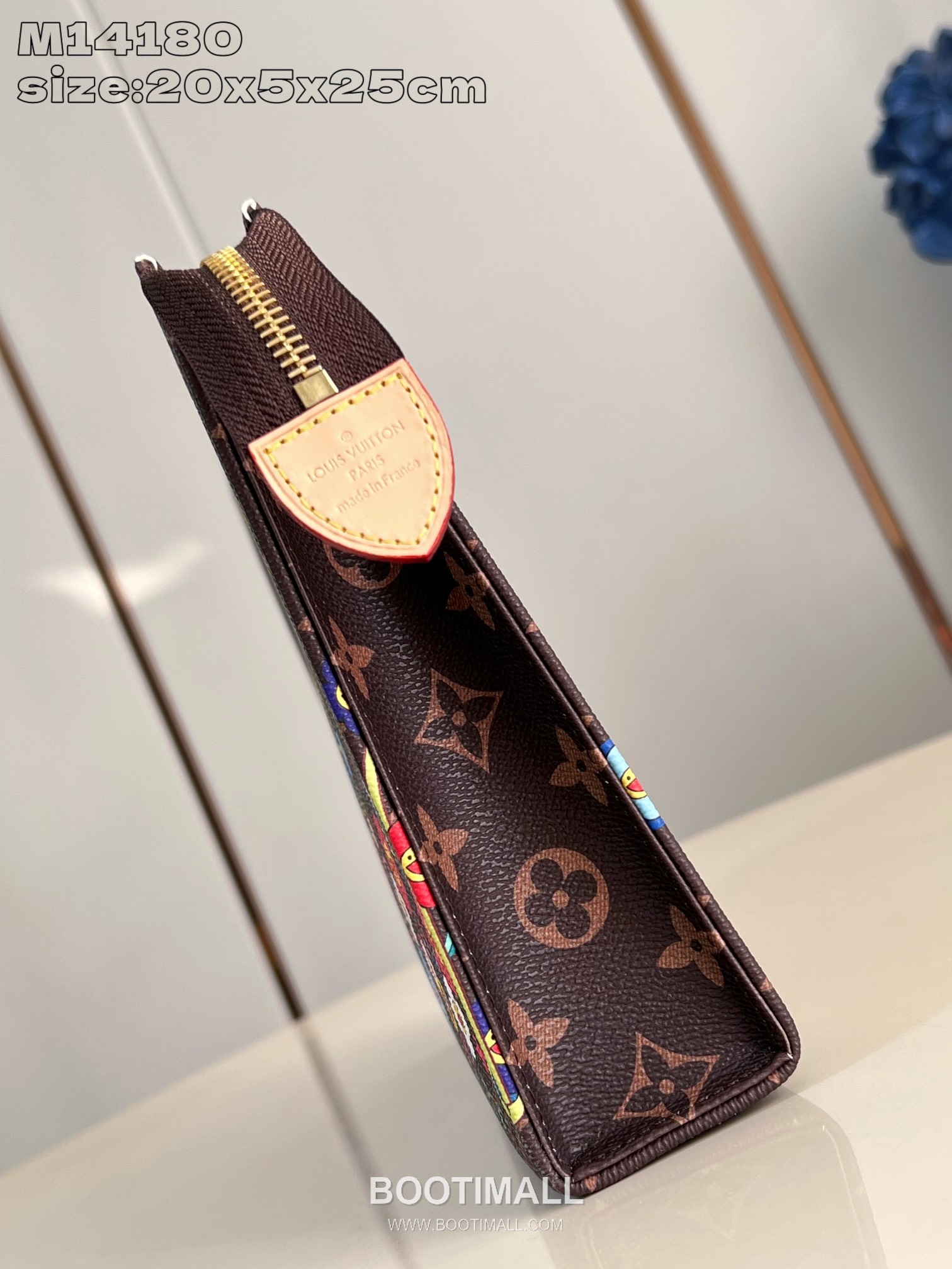 Louis Vuitton Toiletry Pouch Monogram Coated Canvas Clutch Pouch with Zip Detail 루이비통 토일레트리 파우치 모노그램 코팅 캔버스 지퍼 클러치 파우치 M14180 25cm 4