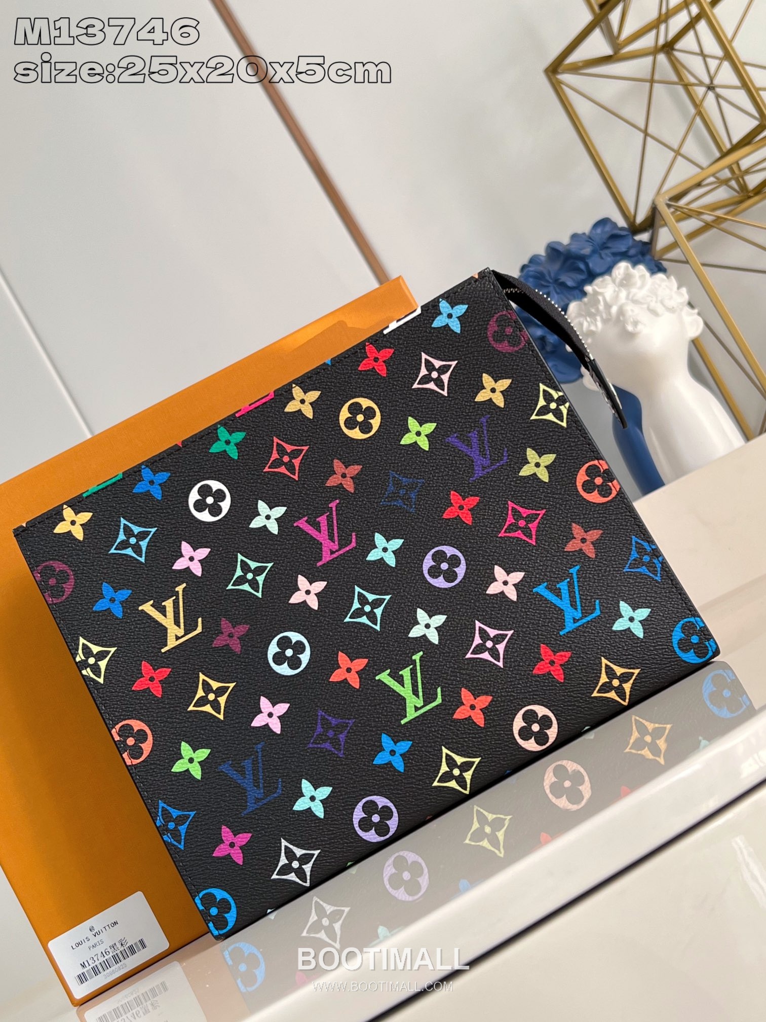 Louis Vuitton Toiletry Pouch Monogram Coated Canvas Clutch Pouch with Zip Detail 루이비통 토일레트리 파우치 모노그램 코팅 캔버스 지퍼 클러치 파우치 M13746 25cm 1