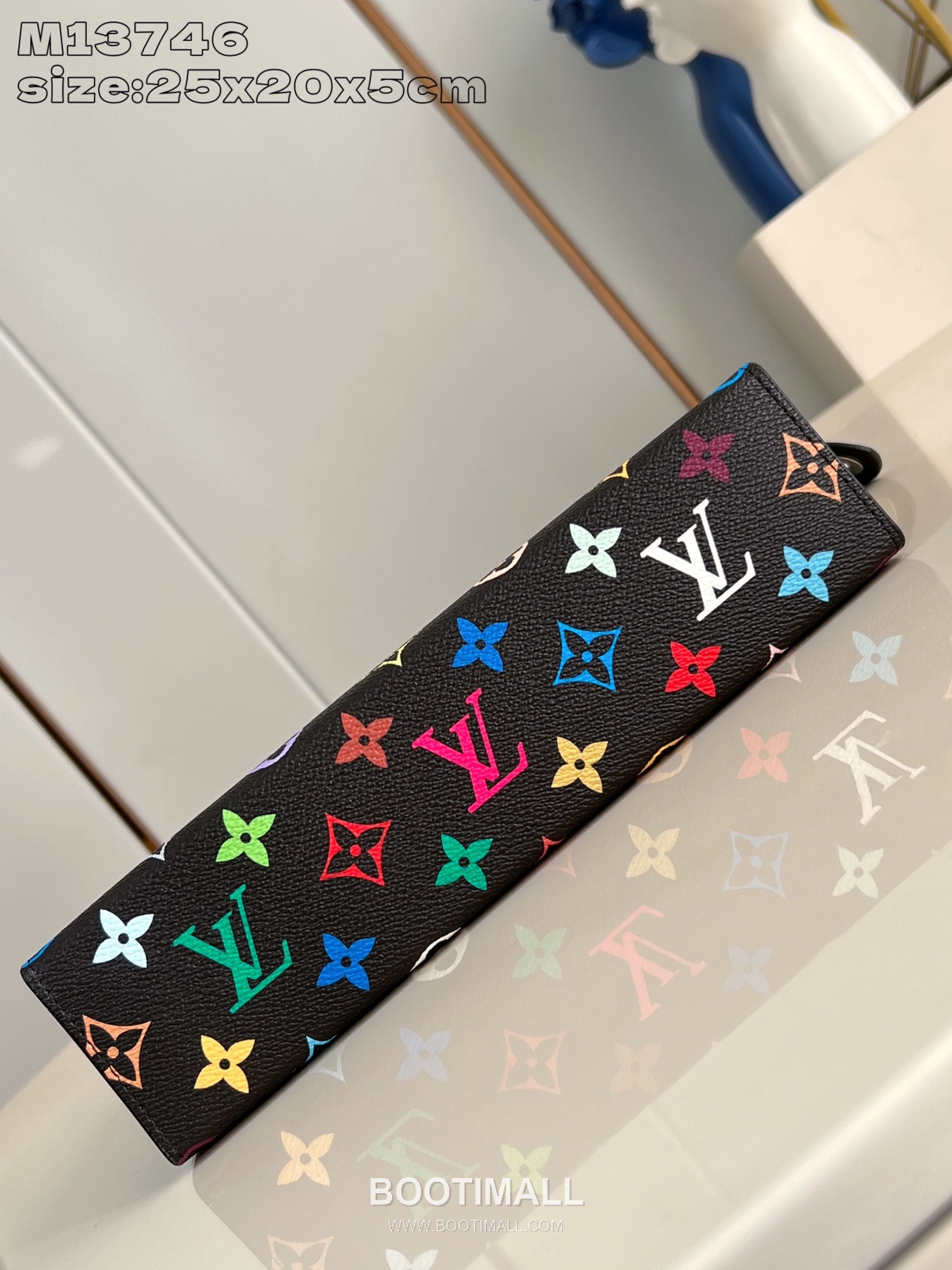 Louis Vuitton Toiletry Pouch Monogram Coated Canvas Clutch Pouch with Zip Detail 루이비통 토일레트리 파우치 모노그램 코팅 캔버스 지퍼 클러치 파우치 M13746 25cm 6