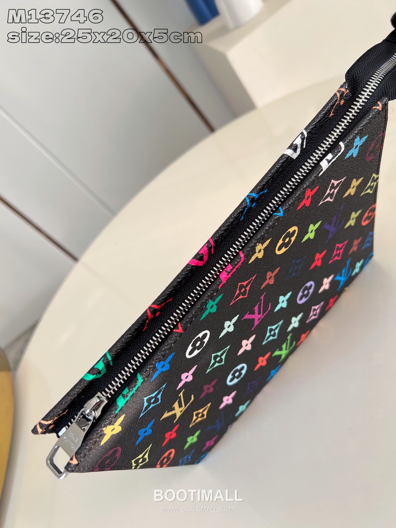 Louis Vuitton Toiletry Pouch Monogram Coated Canvas Clutch Pouch with Zip Detail 루이비통 토일레트리 파우치 모노그램 코팅 캔버스 지퍼 클러치 파우치 M13746 25cm 7