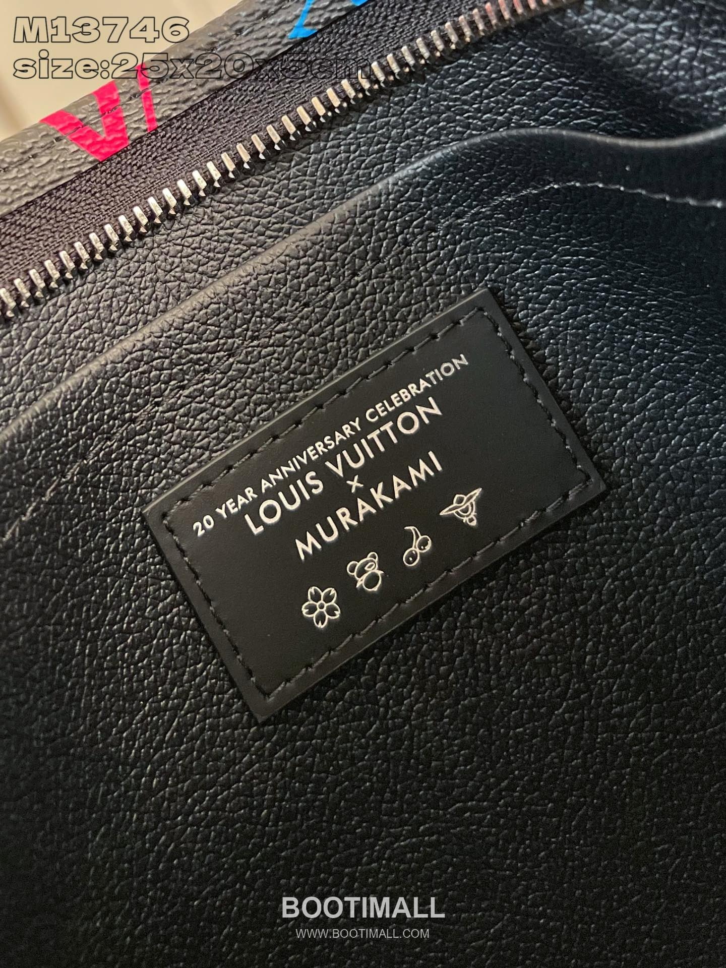 Louis Vuitton Toiletry Pouch Monogram Coated Canvas Clutch Pouch with Zip Detail 루이비통 토일레트리 파우치 모노그램 코팅 캔버스 지퍼 클러치 파우치 M13746 25cm 9