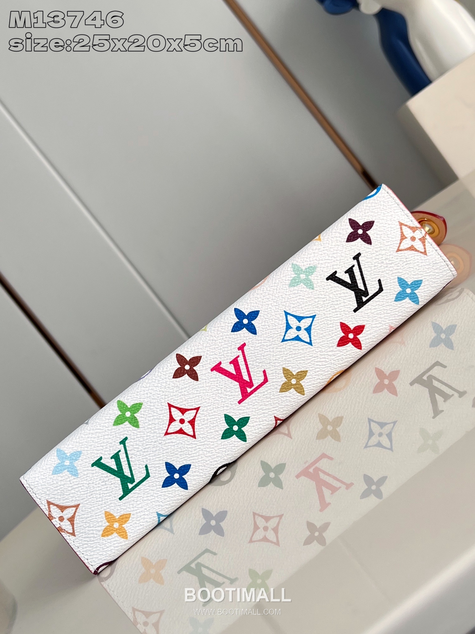 Louis Vuitton Toiletry Pouch Monogram Coated Canvas Clutch Pouch with Zip Detail 루이비통 토일레트리 파우치 모노그램 코팅 캔버스 지퍼 클러치 파우치 M13746 25cm 6