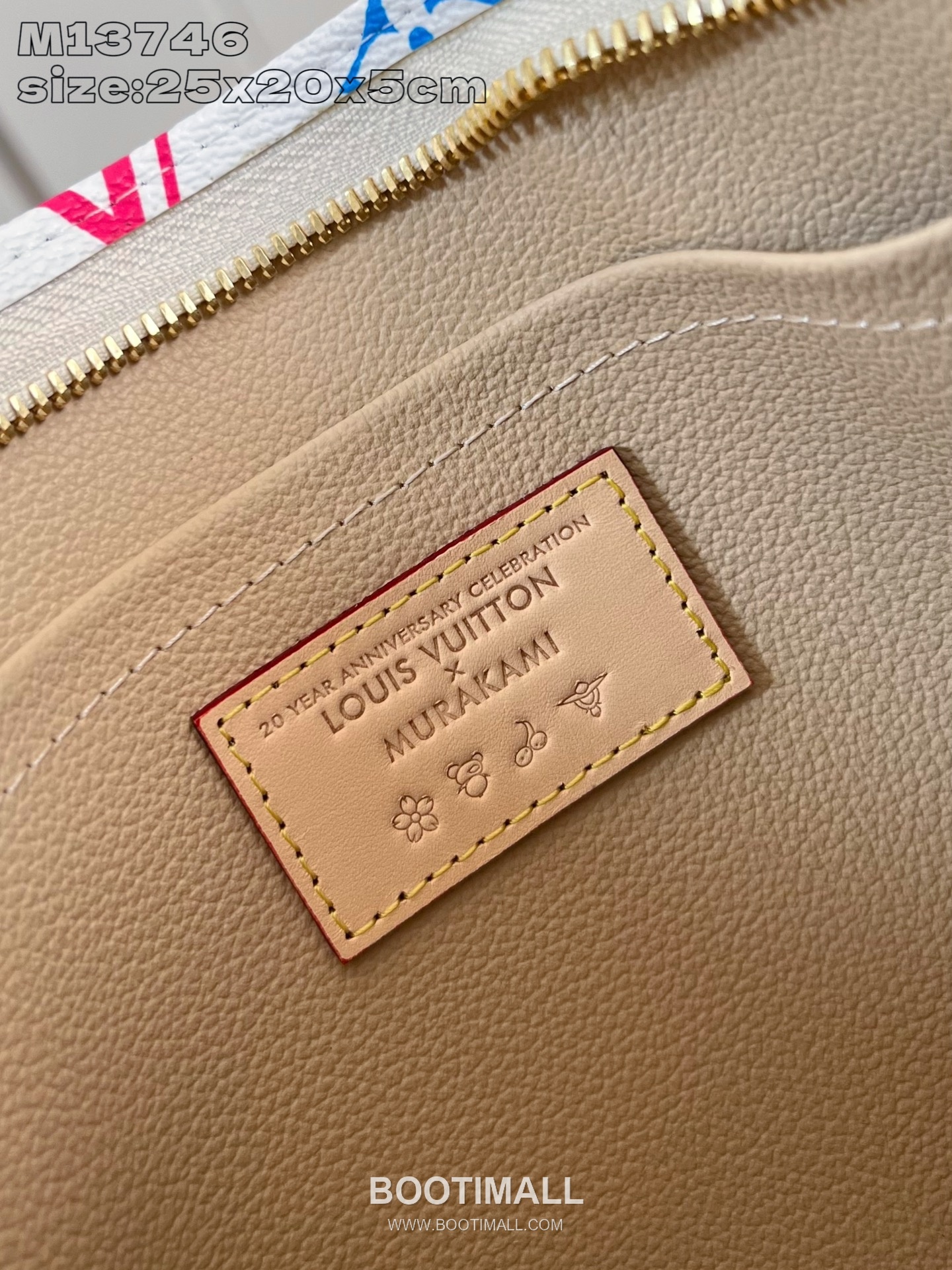 Louis Vuitton Toiletry Pouch Monogram Coated Canvas Clutch Pouch with Zip Detail 루이비통 토일레트리 파우치 모노그램 코팅 캔버스 지퍼 클러치 파우치 M13746 25cm 9