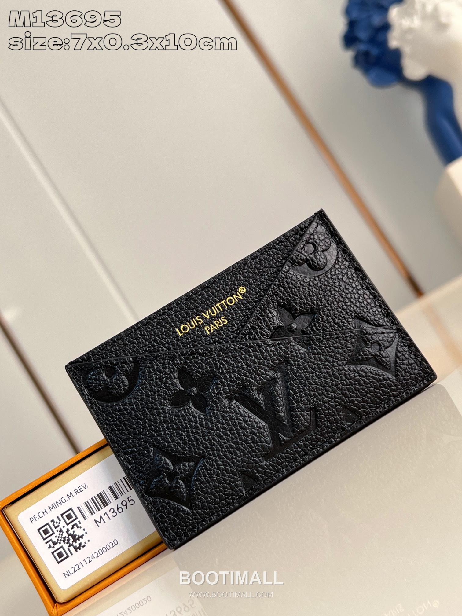 Louis Vuitton Criss Cross Monogram Empreinte Leather Card Holder Wallet with V Cut Detail 루이비통 크리스 크로스 모노그램 앙프렝뜨 레더 V컷 카드지갑 M13695 10cm 1