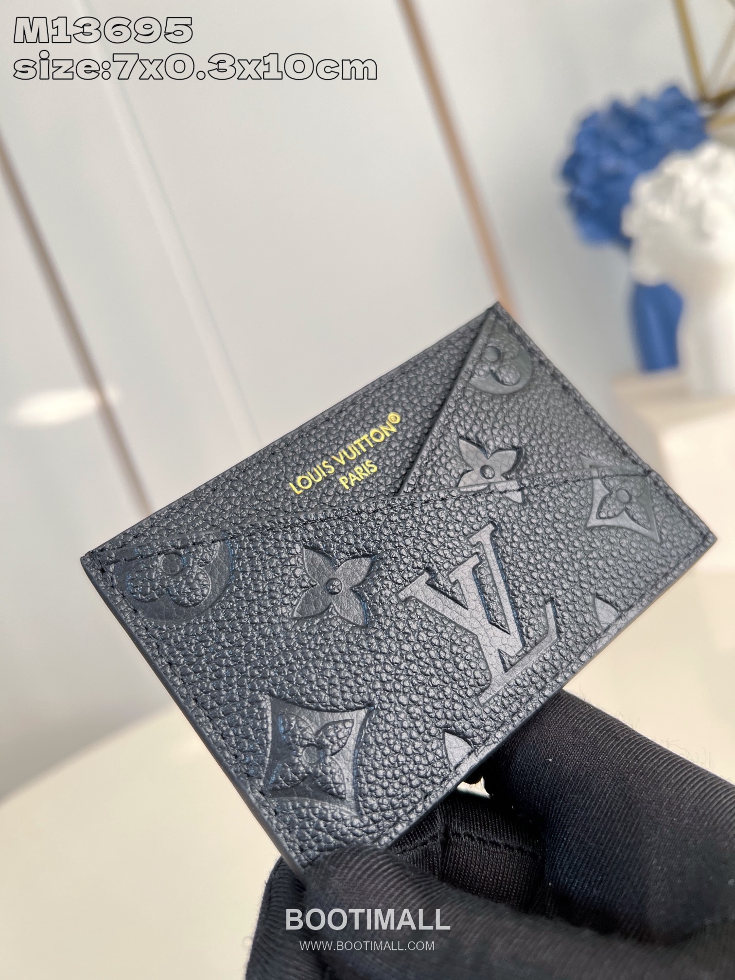 Louis Vuitton Criss Cross Monogram Empreinte Leather Card Holder Wallet with V Cut Detail 루이비통 크리스 크로스 모노그램 앙프렝뜨 레더 V컷 카드지갑 M13695 10cm 2