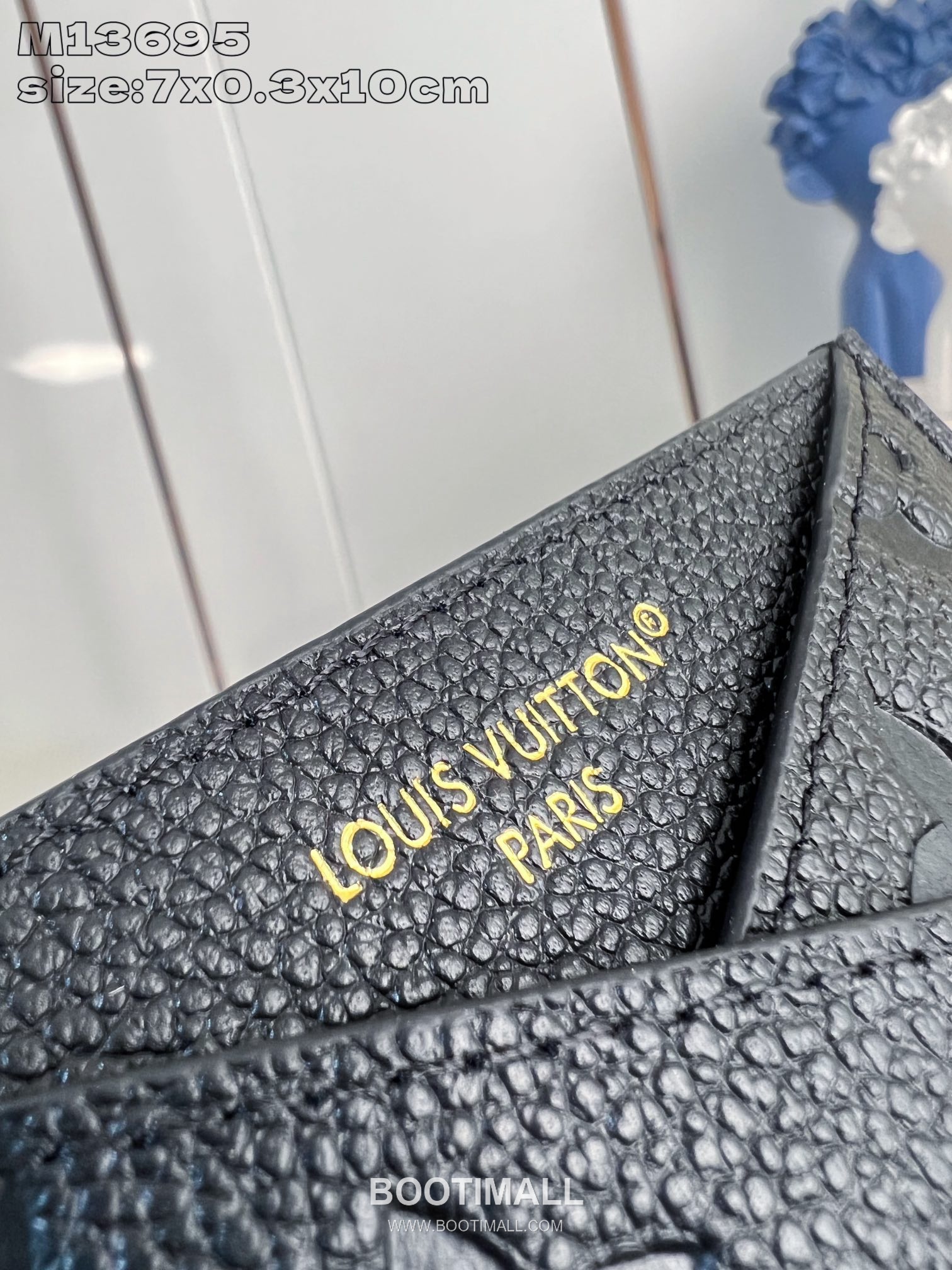 Louis Vuitton Criss Cross Monogram Empreinte Leather Card Holder Wallet with V Cut Detail 루이비통 크리스 크로스 모노그램 앙프렝뜨 레더 V컷 카드지갑 M13695 10cm 3