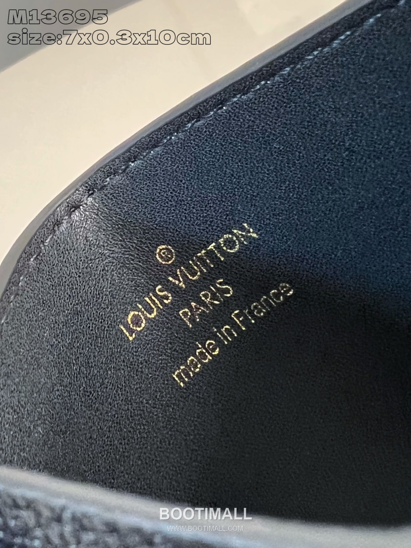 Louis Vuitton Criss Cross Monogram Empreinte Leather Card Holder Wallet with V Cut Detail 루이비통 크리스 크로스 모노그램 앙프렝뜨 레더 V컷 카드지갑 M13695 10cm 7