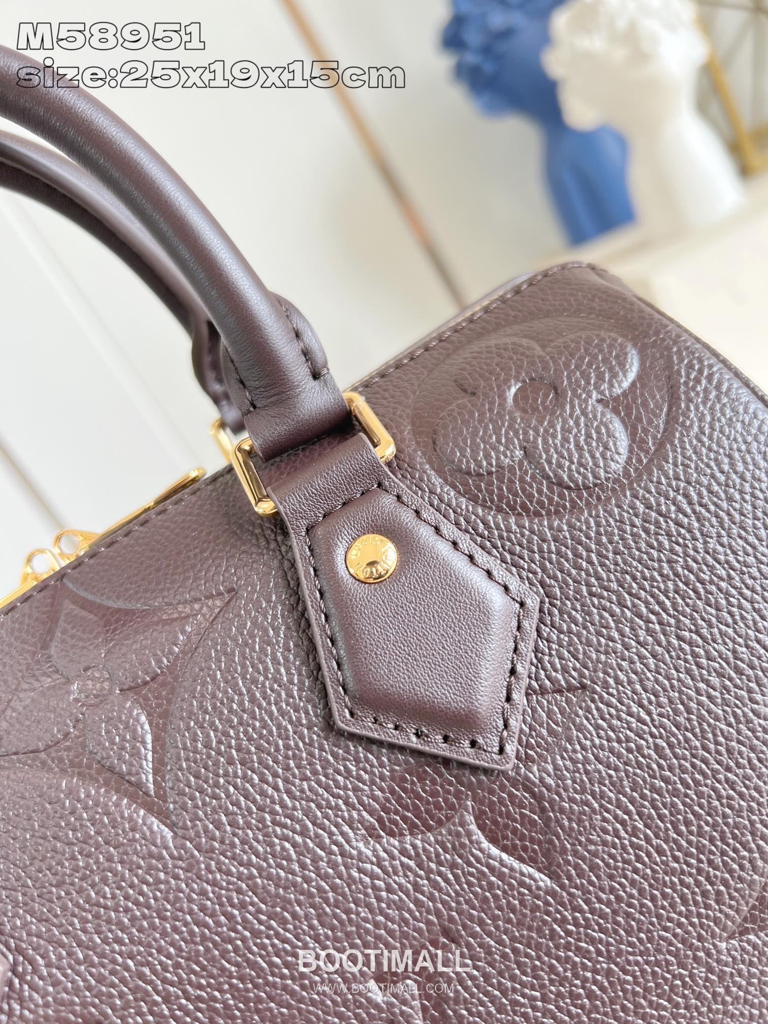 Louis Vuitton Speedy Bandouliere 25 Monogram Empreinte Leather Top Handle Shoulder Bag with Lock Detail 루이비통 스피디 반둘리에 25 모노그램 앙프렝뜨 레더 락장식 숄더 토트백 M58951 25cm 2
