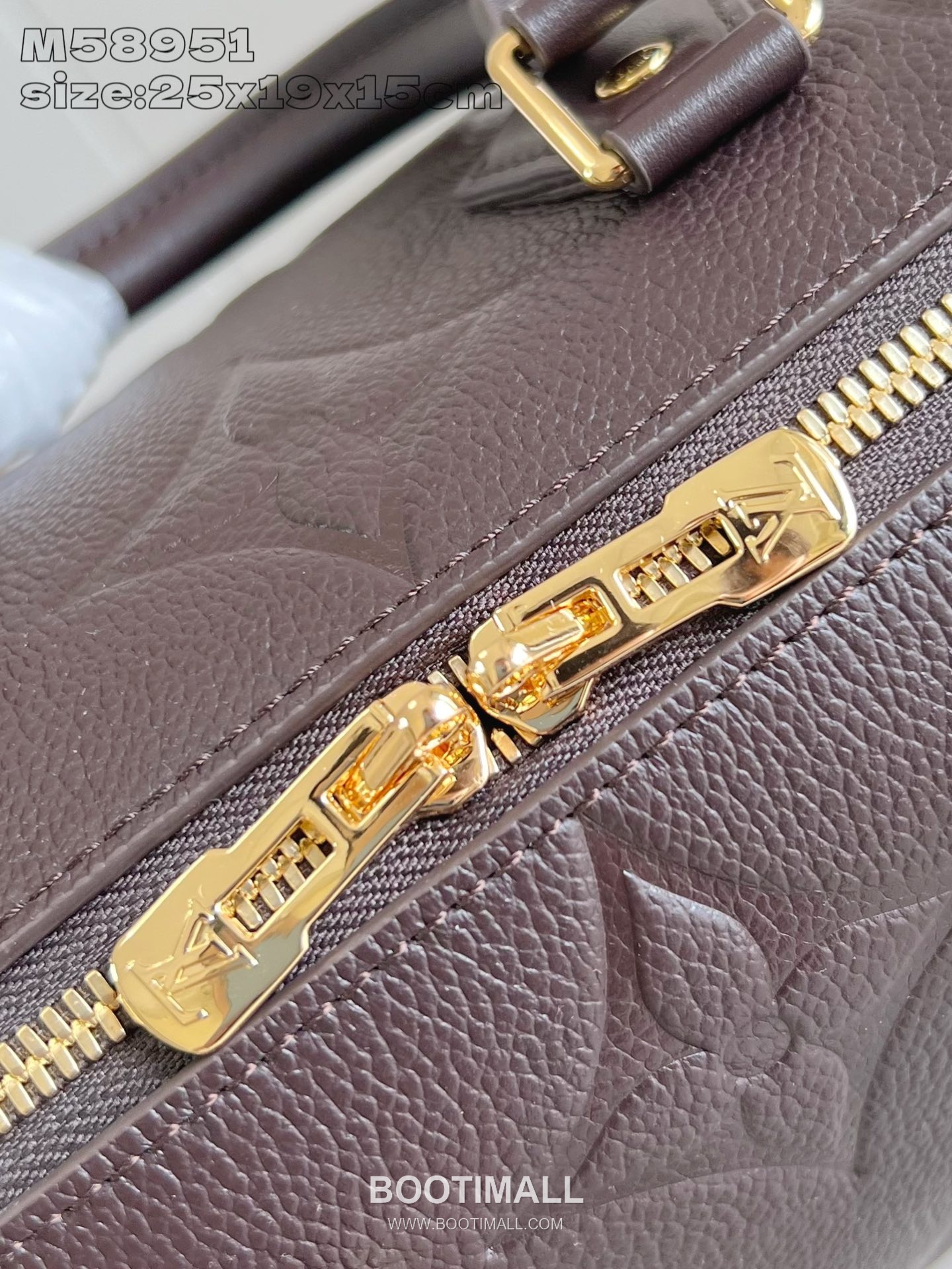 Louis Vuitton Speedy Bandouliere 25 Monogram Empreinte Leather Top Handle Shoulder Bag with Lock Detail 루이비통 스피디 반둘리에 25 모노그램 앙프렝뜨 레더 락장식 숄더 토트백 M58951 25cm 7