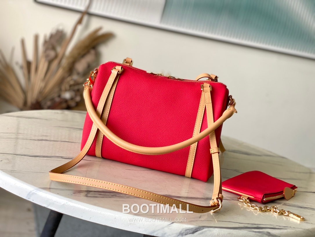 Louis Vuitton Keepall Soft 25 Leather Top Handle Shoulder Bag with Zip Detail 루이비통 키폴 소프트 25 레더 지퍼 디테일 토트 숄더백 M13667 25cm 3