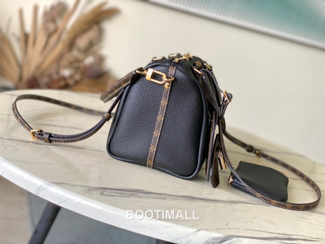 Louis Vuitton Keepall Soft 25 Leather Top Handle Shoulder Bag with Zip Detail 루이비통 키폴 소프트 25 레더 지퍼 디테일 토트 숄더백 M13667 25cm 2