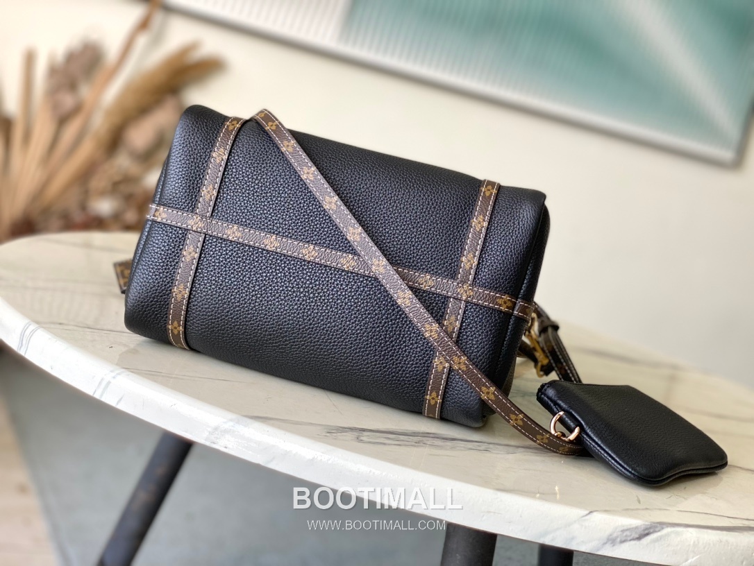 Louis Vuitton Keepall Soft 25 Leather Top Handle Shoulder Bag with Zip Detail 루이비통 키폴 소프트 25 레더 지퍼 디테일 토트 숄더백 M13667 25cm 4