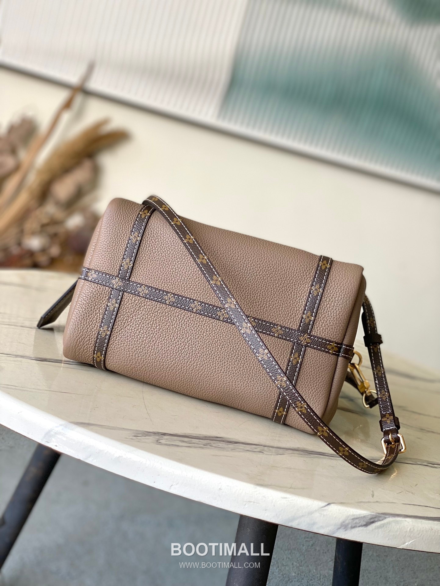 Louis Vuitton Keepall Soft 25 Leather Top Handle Shoulder Bag with Zip Detail 루이비통 키폴 소프트 25 레더 지퍼 디테일 토트 숄더백 M13667 25cm 4