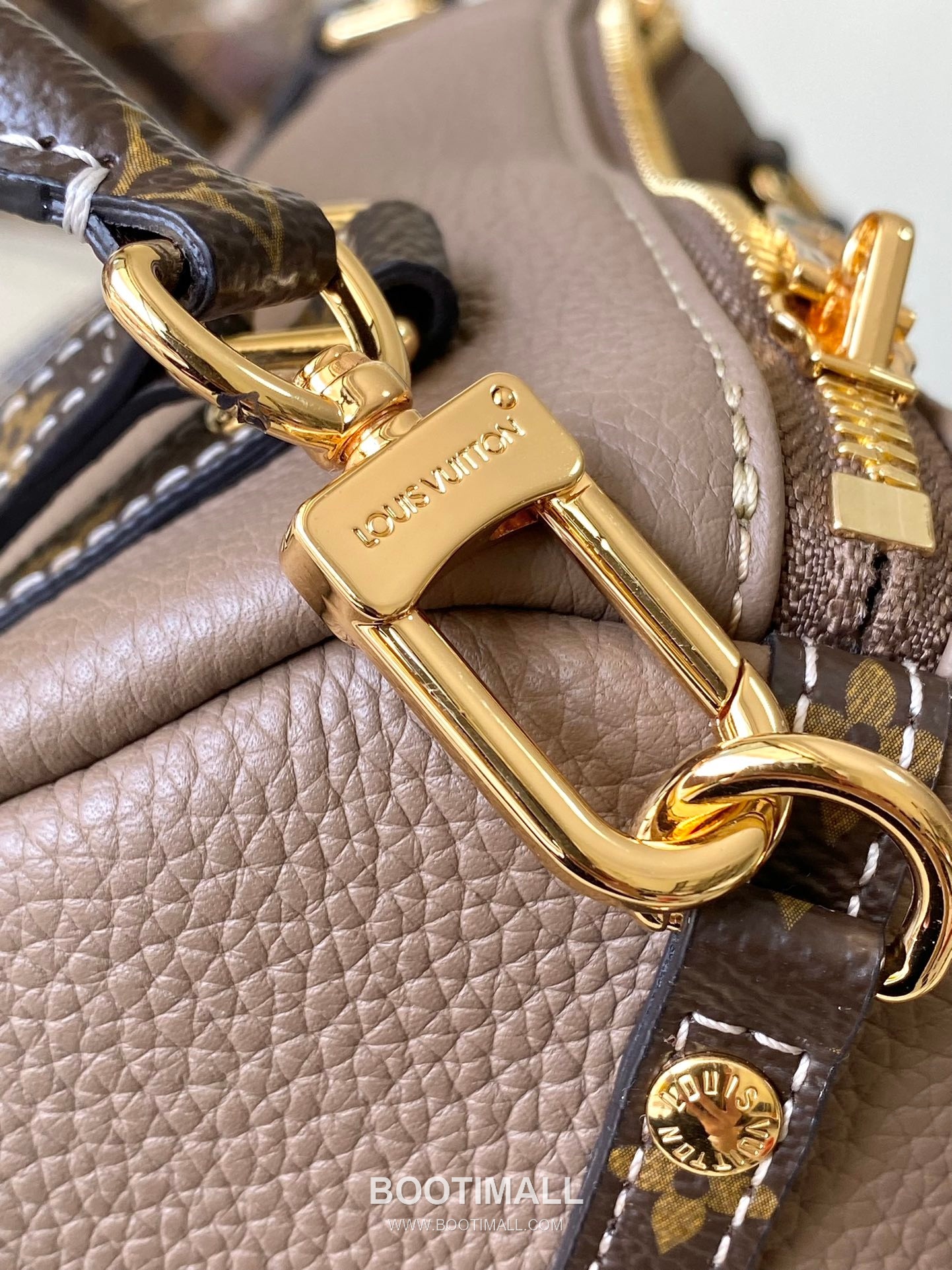 Louis Vuitton Keepall Soft 25 Leather Top Handle Shoulder Bag with Zip Detail 루이비통 키폴 소프트 25 레더 지퍼 디테일 토트 숄더백 M13667 25cm 6