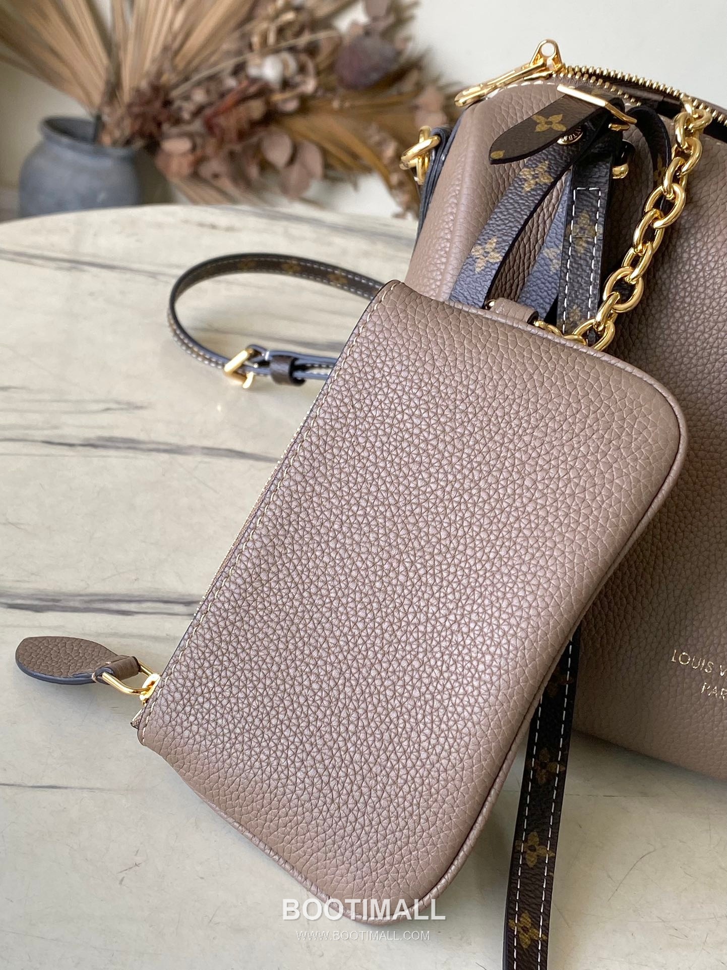 Louis Vuitton Keepall Soft 25 Leather Top Handle Shoulder Bag with Zip Detail 루이비통 키폴 소프트 25 레더 지퍼 디테일 토트 숄더백 M13667 25cm 7