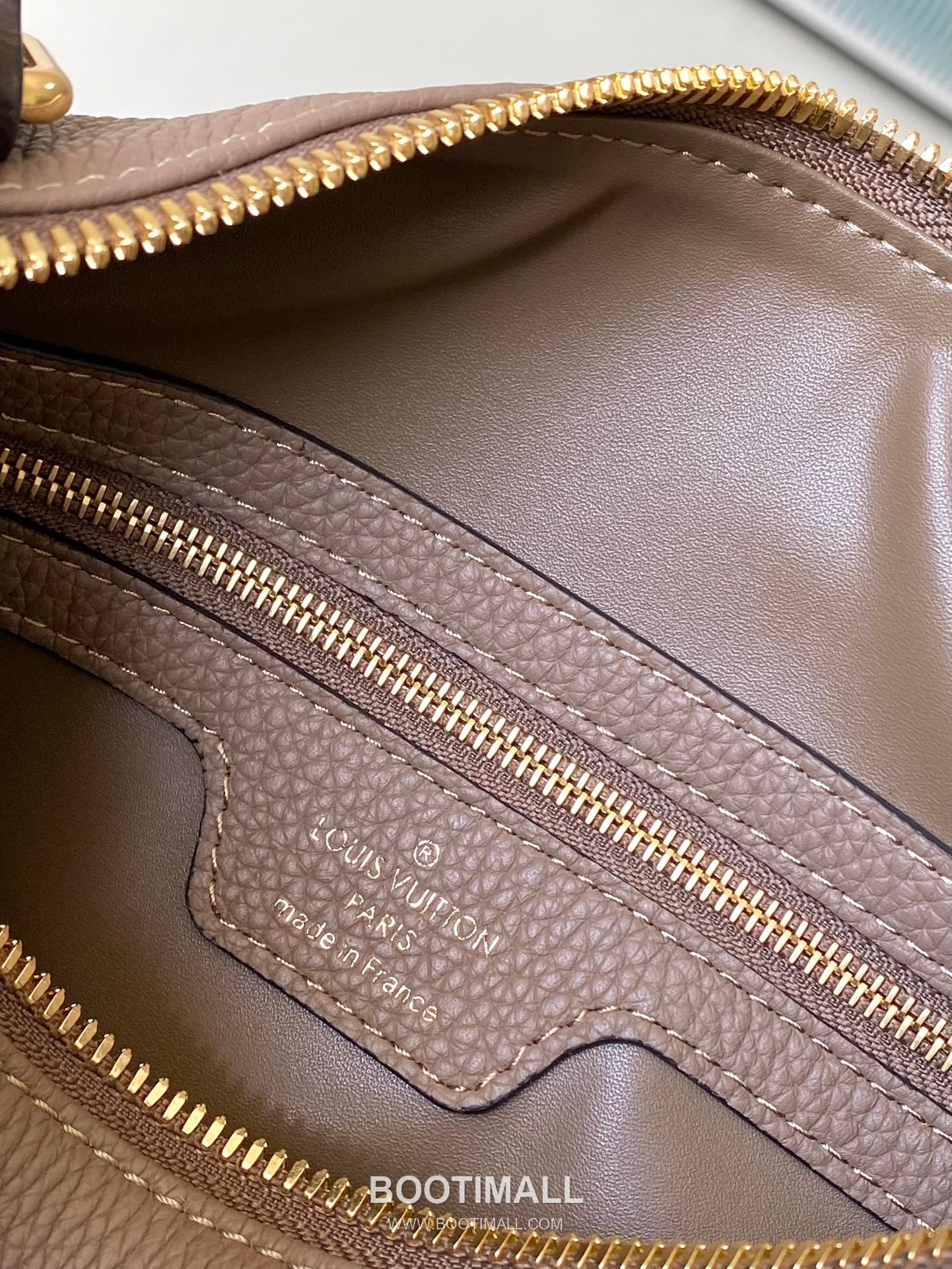 Louis Vuitton Keepall Soft 25 Leather Top Handle Shoulder Bag with Zip Detail 루이비통 키폴 소프트 25 레더 지퍼 디테일 토트 숄더백 M13667 25cm 9