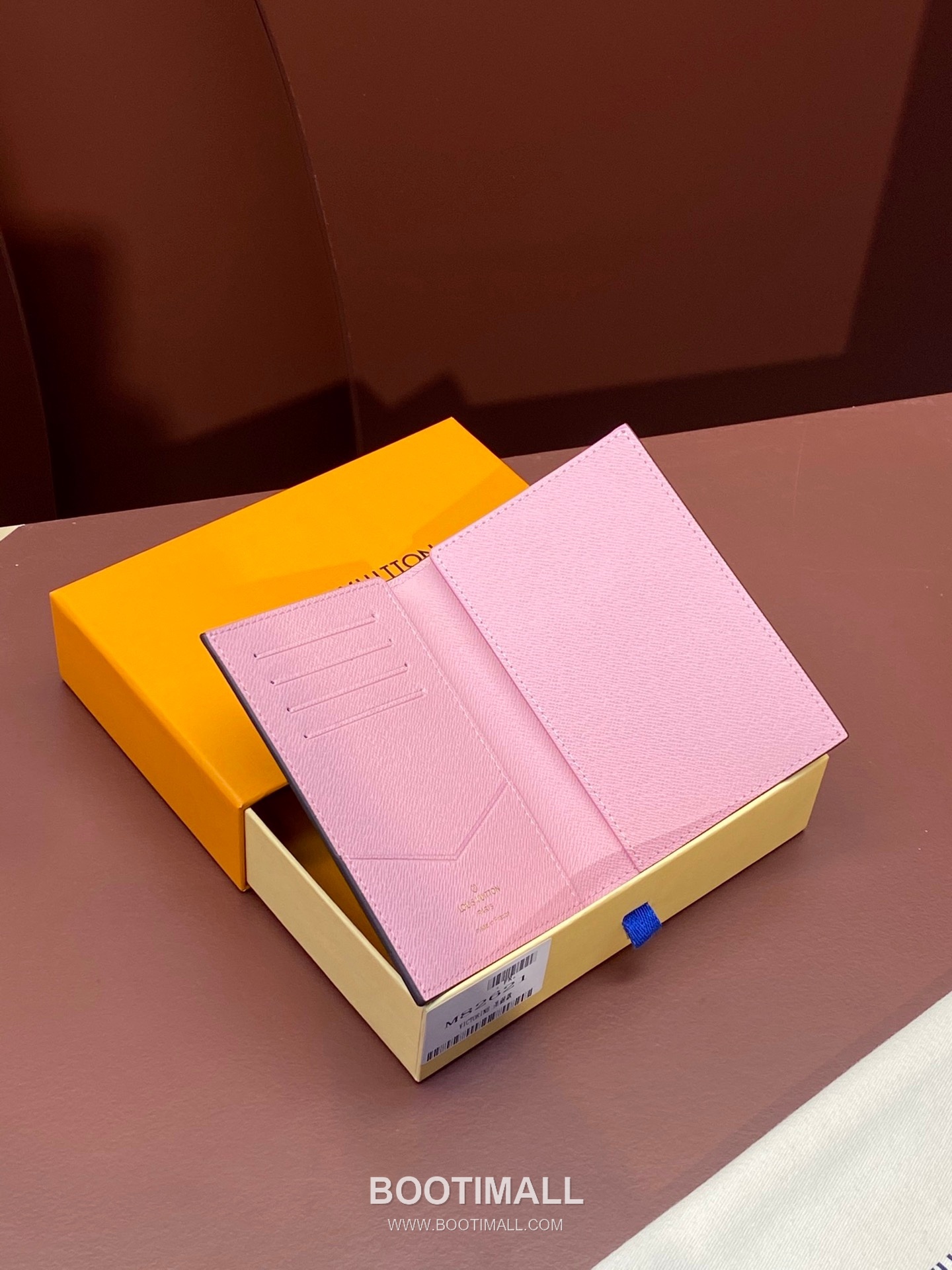 Louis Vuitton Passport Cover Monogram Canvas Wallet with Multi Slot Detail 루이비통 패스포트 커버 모노그램 캔버스 멀티슬롯 지갑 M82621 14cm 3