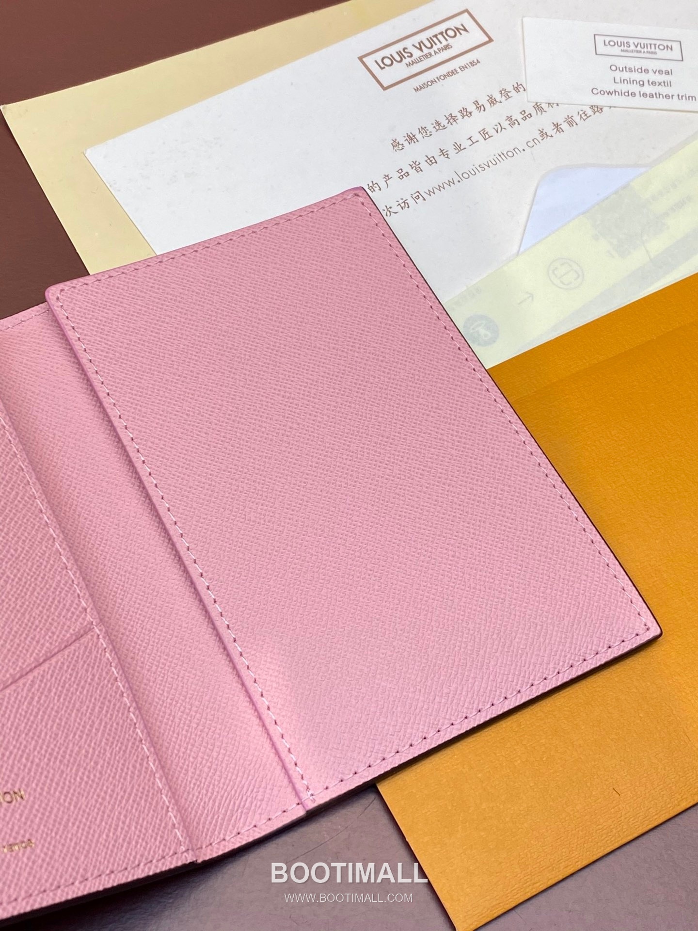 Louis Vuitton Passport Cover Monogram Canvas Wallet with Multi Slot Detail 루이비통 패스포트 커버 모노그램 캔버스 멀티슬롯 지갑 M82621 14cm 6