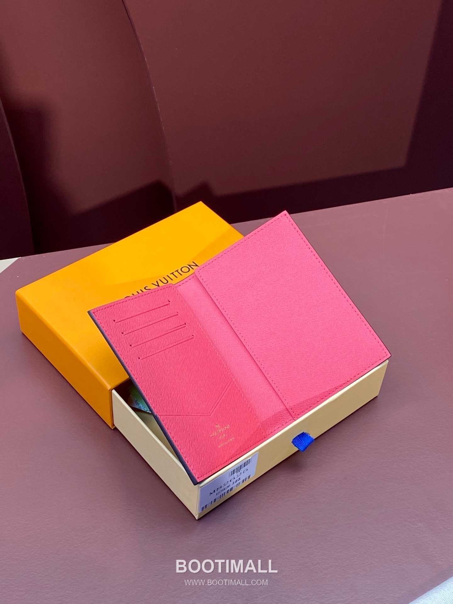 Louis Vuitton Passport Cover Monogram Canvas Wallet with Multi Slot Detail 루이비통 패스포트 커버 모노그램 캔버스 멀티슬롯 지갑 M82625 14cm 3