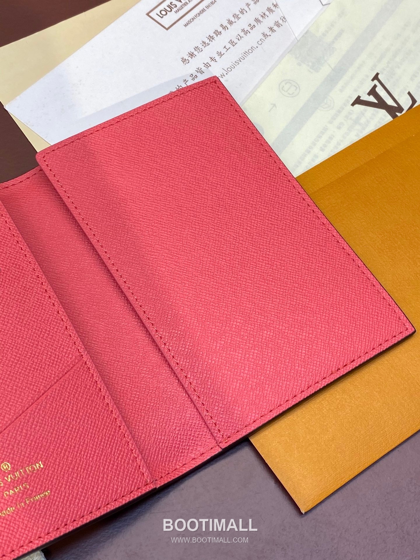 Louis Vuitton Passport Cover Monogram Canvas Wallet with Multi Slot Detail 루이비통 패스포트 커버 모노그램 캔버스 멀티슬롯 지갑 M82625 14cm 6