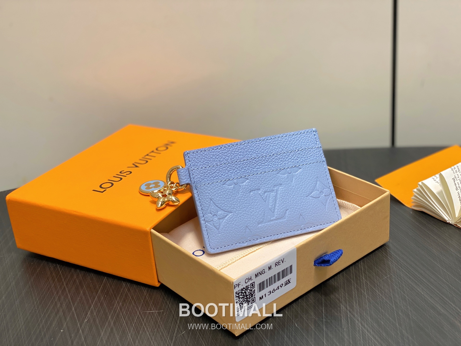 Louis Vuitton LV Charms Monogram Empreinte Leather Card Holder Wallet with Flower Charm Detail 루이비통 LV 참스 모노그램 앙프렝뜨 레더 플라워 참 카드지갑 M13649 10.2cm 1