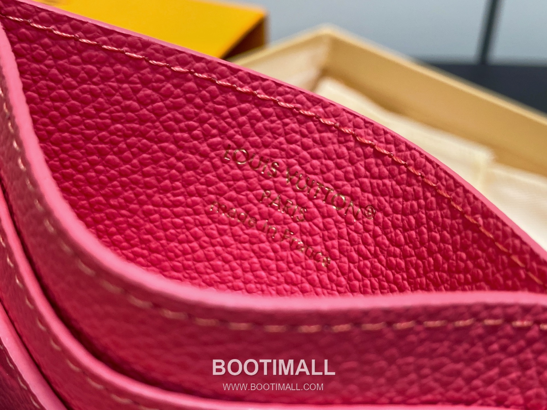 Louis Vuitton LV Charms Monogram Empreinte Leather Card Holder Wallet with Flower Charm Detail 루이비통 LV 참스 모노그램 앙프렝뜨 레더 플라워 참 카드지갑 M13647 10.2cm 6