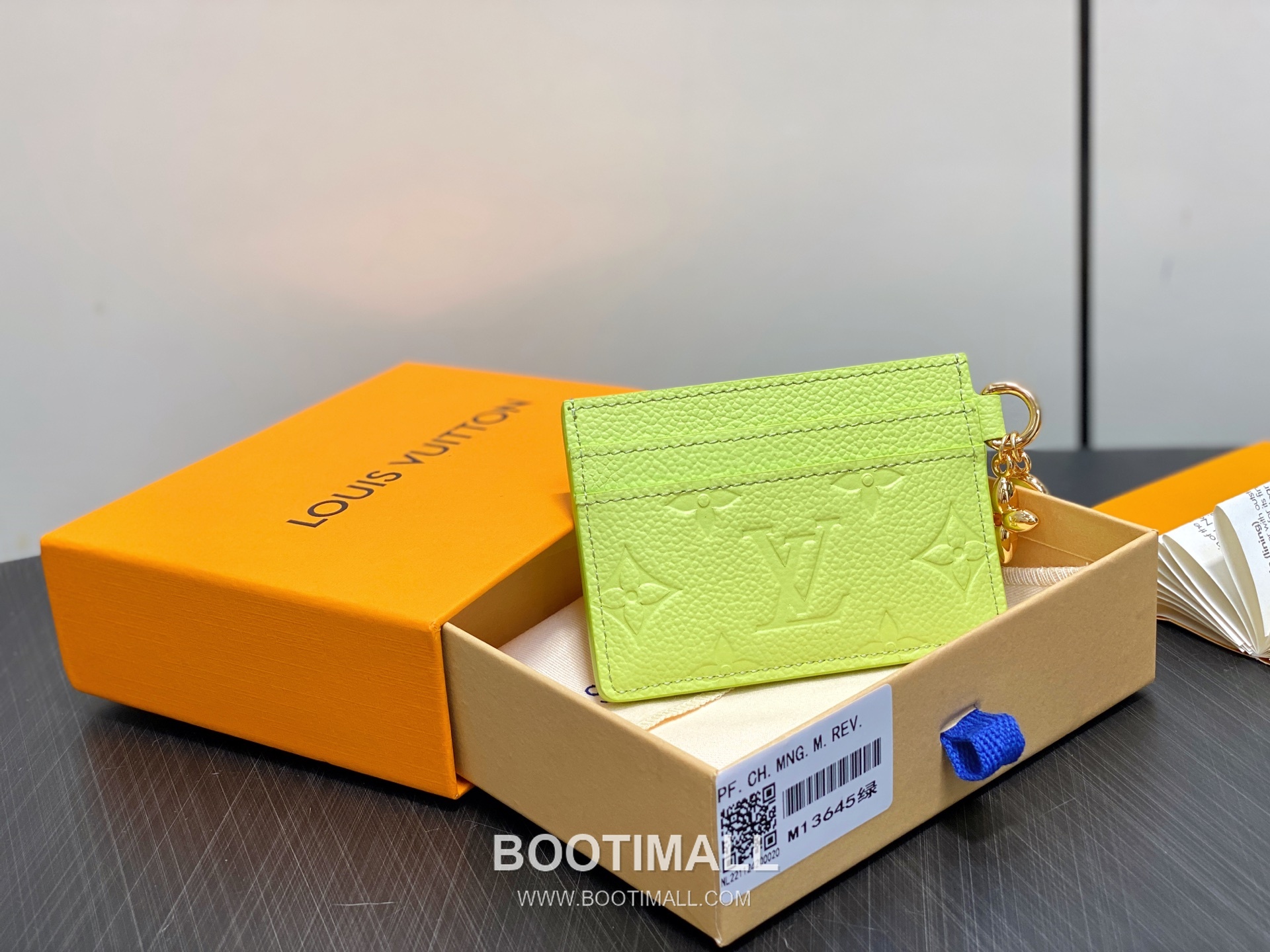 Louis Vuitton LV Charms Monogram Empreinte Leather Card Holder Wallet with Flower Charm Detail 루이비통 LV 참스 모노그램 앙프렝뜨 레더 플라워 참 카드지갑 M13645 10.2cm 2
