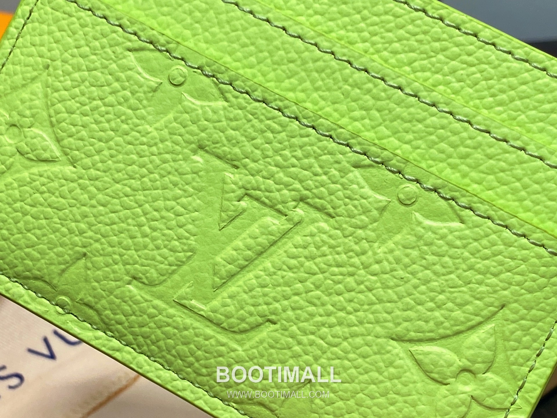 Louis Vuitton LV Charms Monogram Empreinte Leather Card Holder Wallet with Flower Charm Detail 루이비통 LV 참스 모노그램 앙프렝뜨 레더 플라워 참 카드지갑 M13645 10.2cm 6