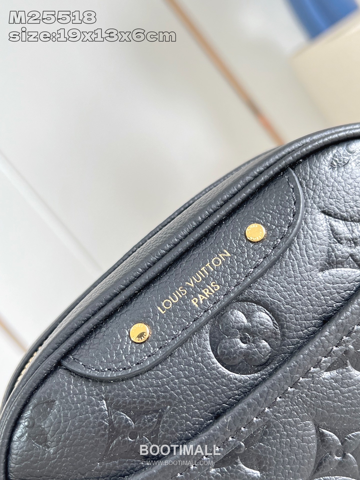 Louis Vuitton Tiny Camera Bag Monogram Empreinte Leather Crossbody Bag with Front Pocket Detail 루이비통 타이니 카메라백 모노그램 앙프렝뜨 레더 프론트포켓 크로스백 M25518 19cm 2