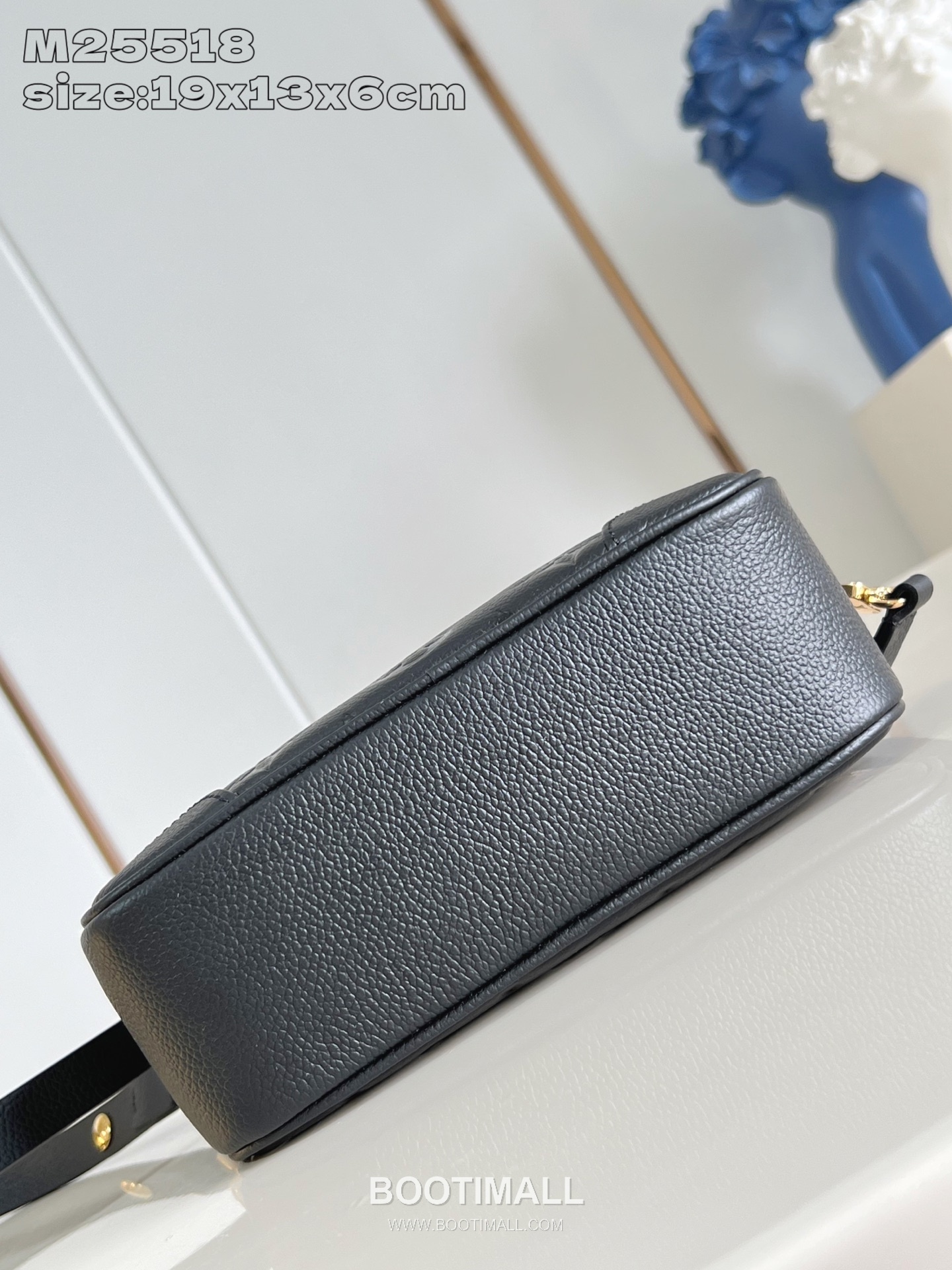 Louis Vuitton Tiny Camera Bag Monogram Empreinte Leather Crossbody Bag with Front Pocket Detail 루이비통 타이니 카메라백 모노그램 앙프렝뜨 레더 프론트포켓 크로스백 M25518 19cm 5